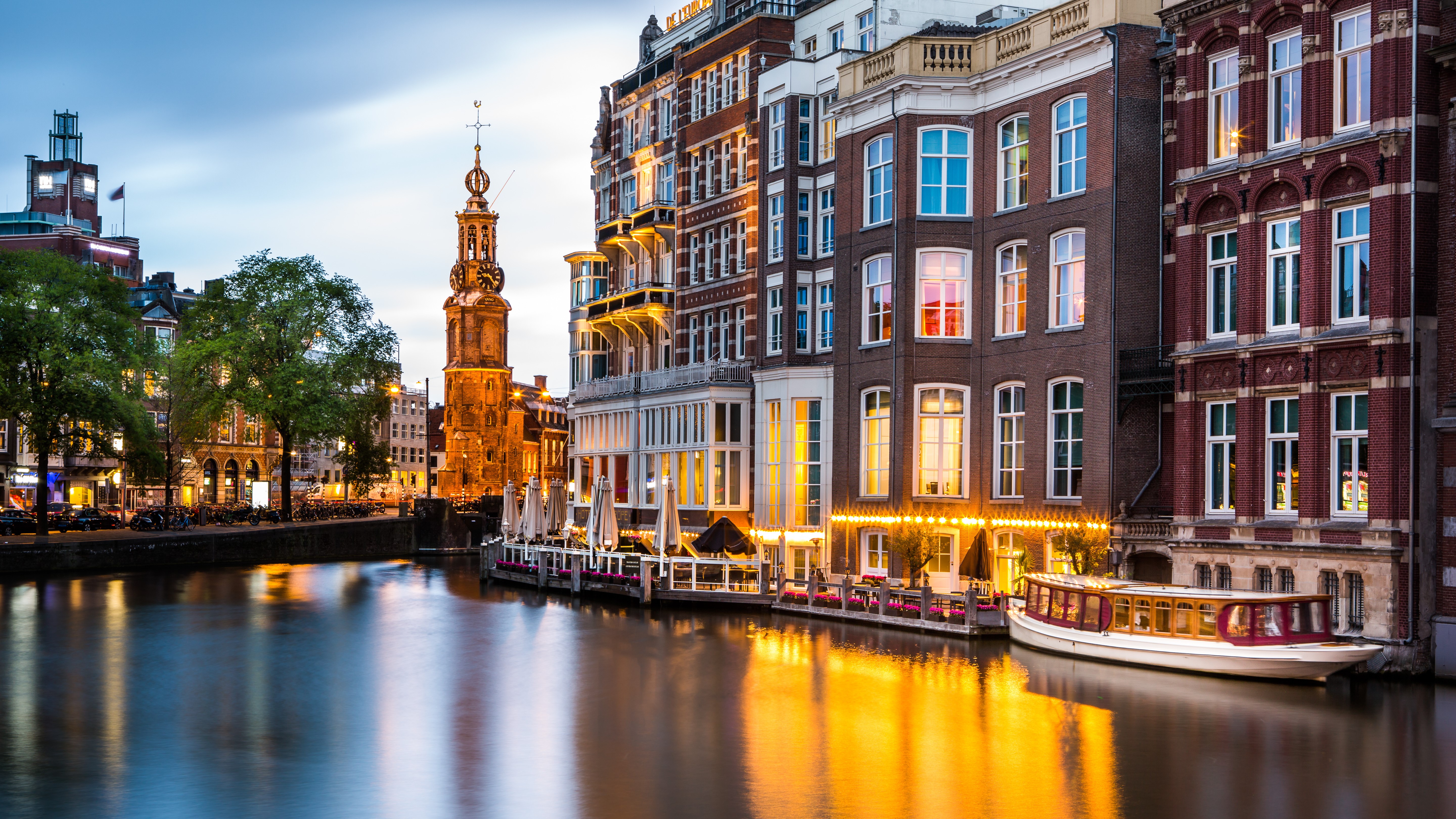 Amsterdam Canal with Munt Tower and Houses HD Wallpaper