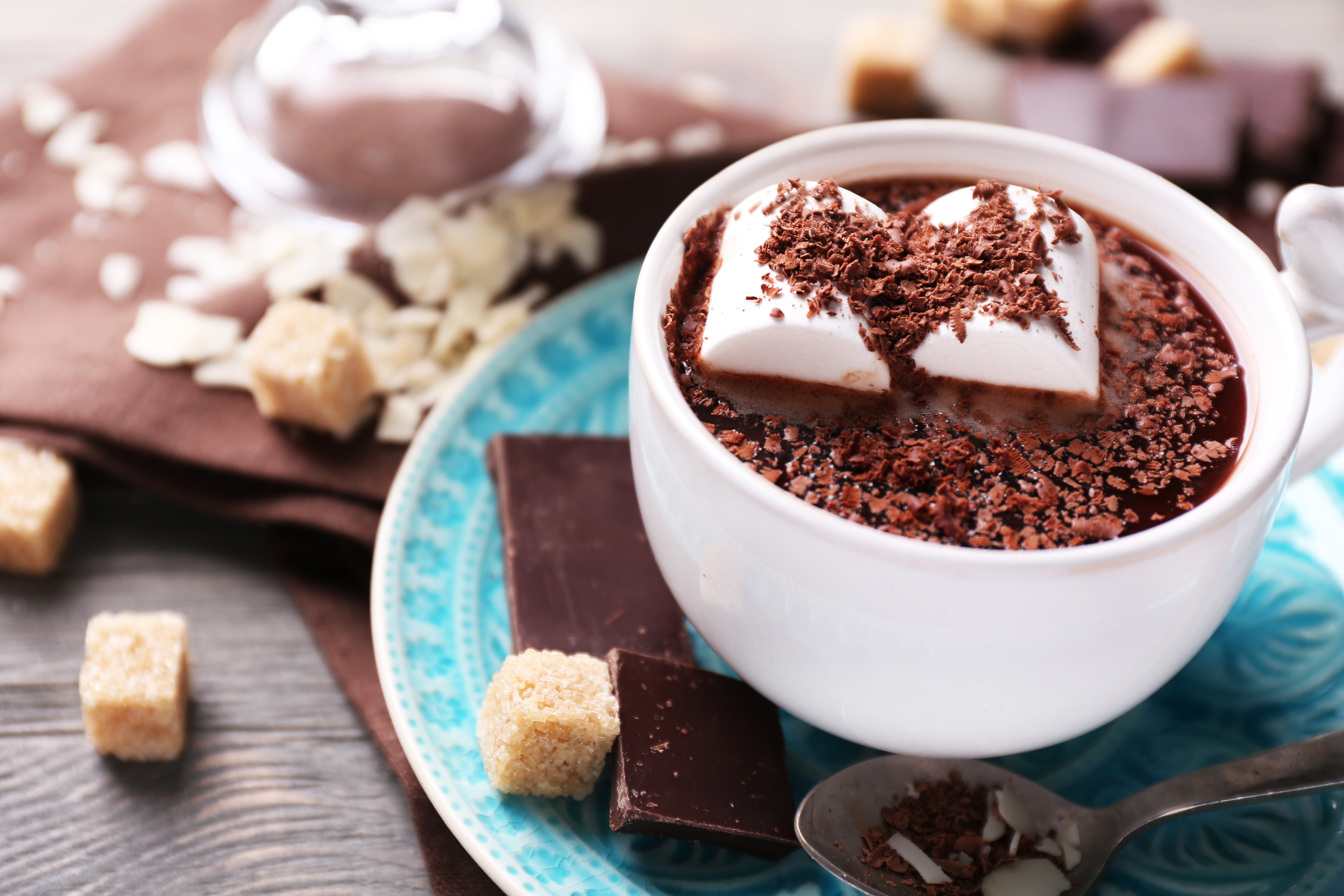 Hot Chocolate with Marshmallows and Chocolate Shavings HD Wallpaper
