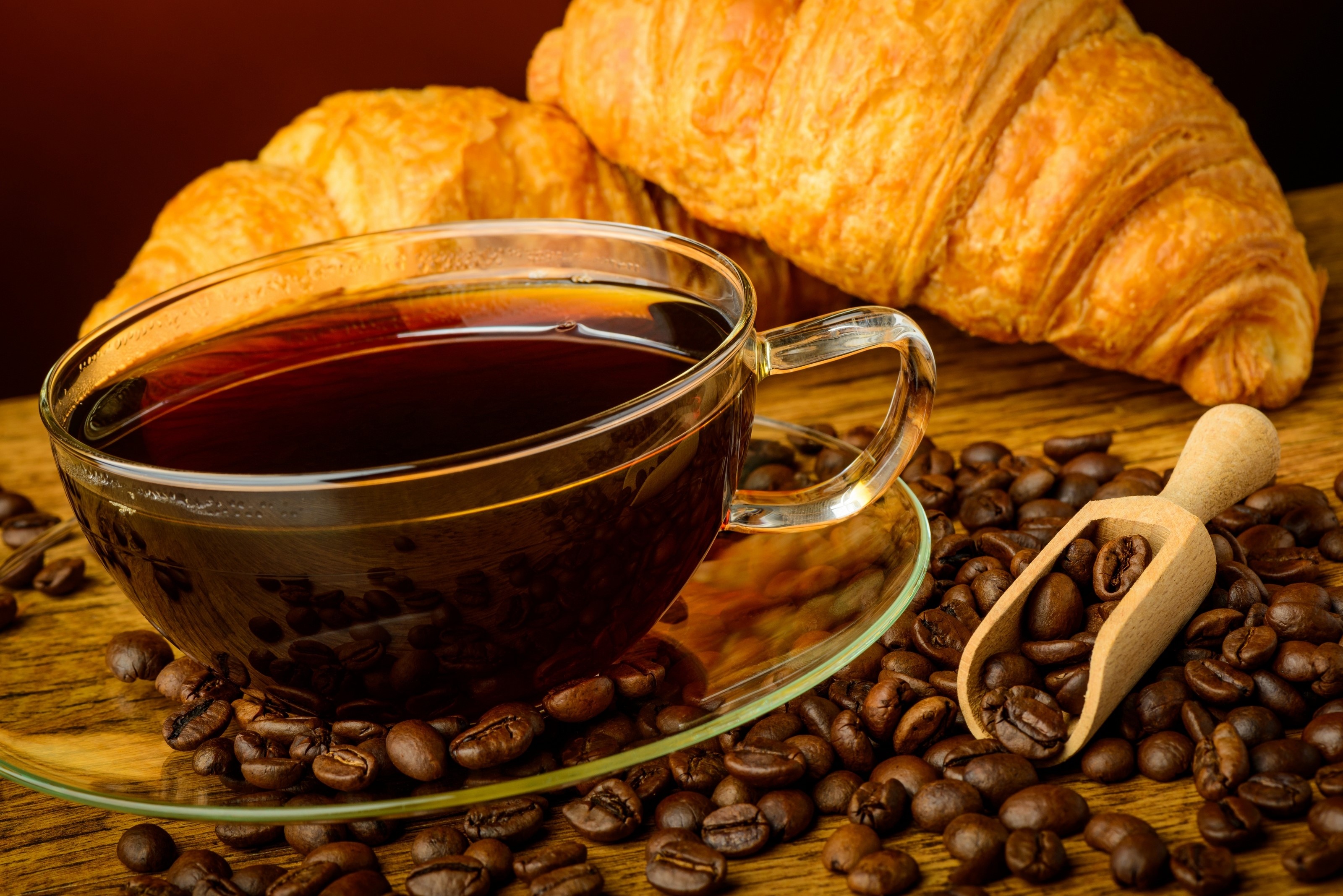 Coffee cup with croissants and coffee beans HD Wallpaper