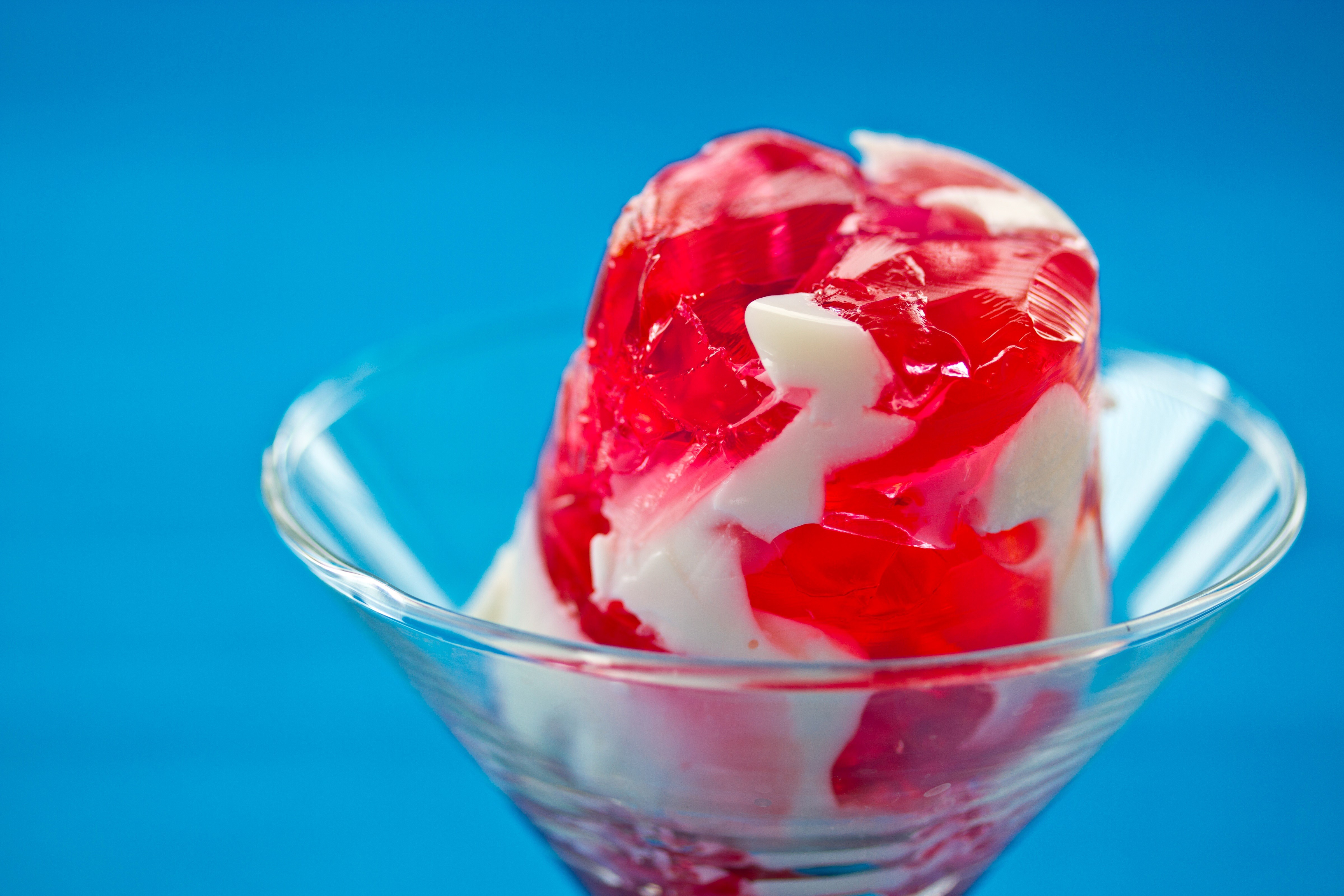 Red and white jelly in a martini glass HD Wallpaper