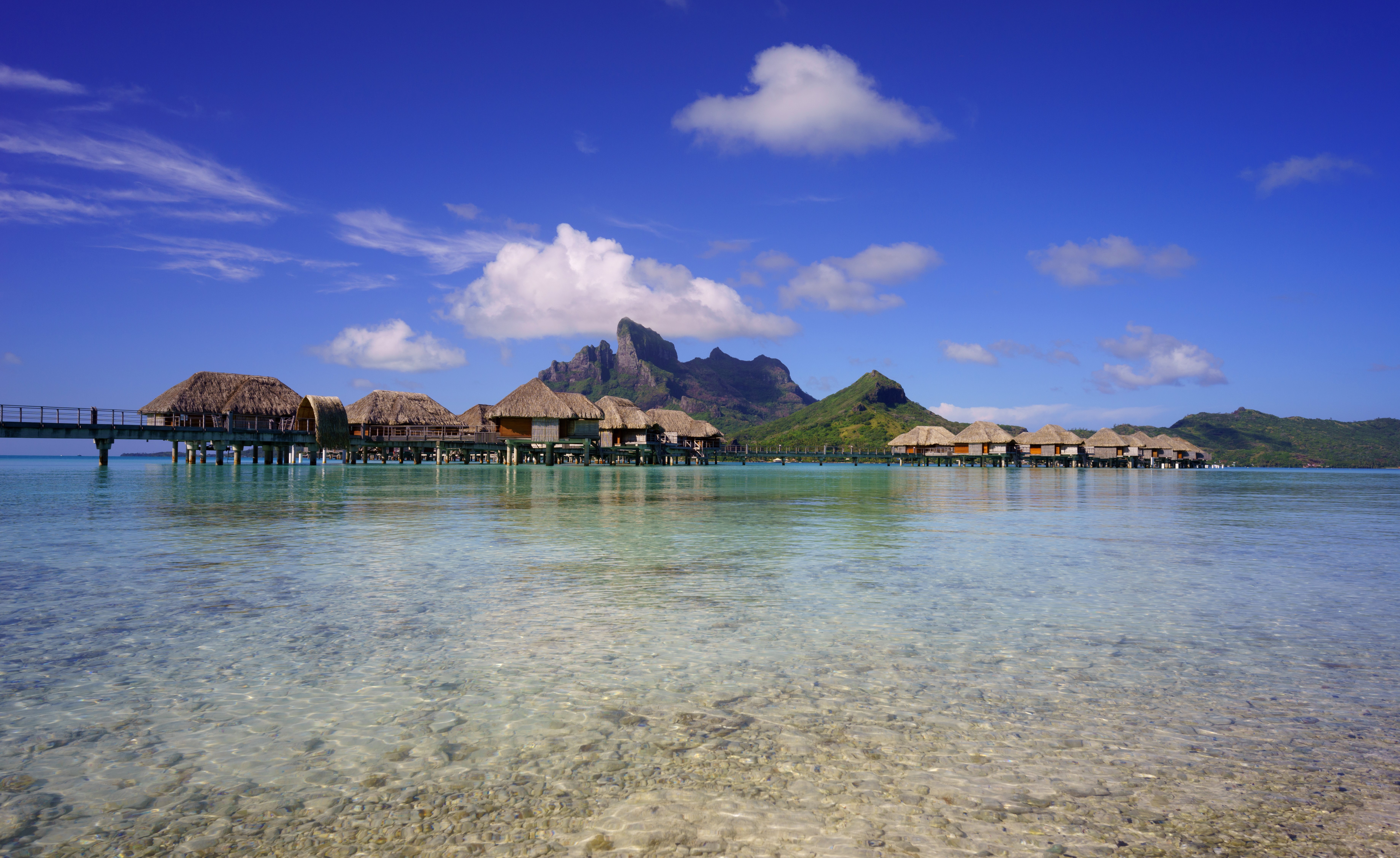 Bora Bora Overwater Bungalows and Mountains HD Wallpaper