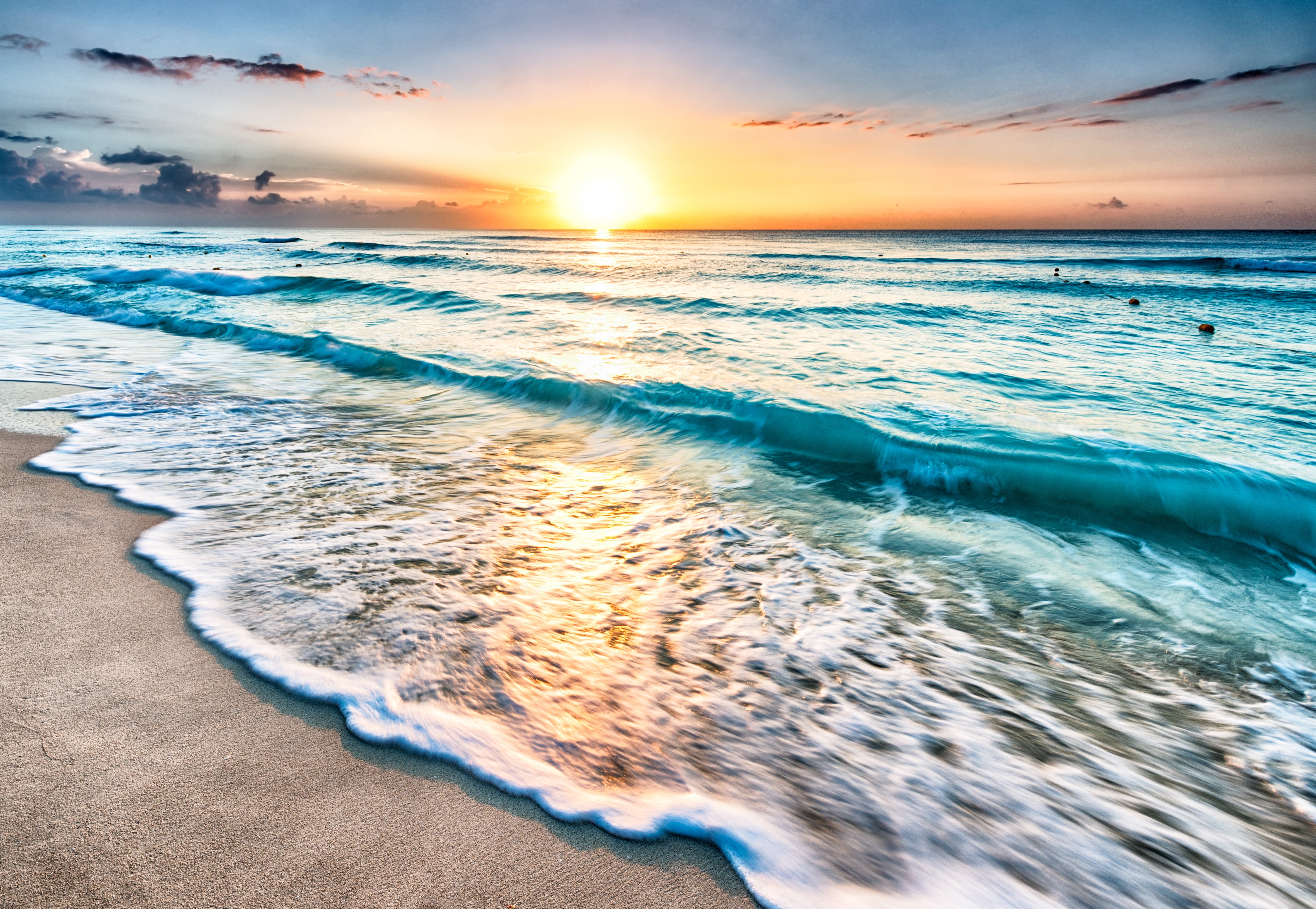 Sunrise over the ocean in Cancun, Mexico HD Wallpaper