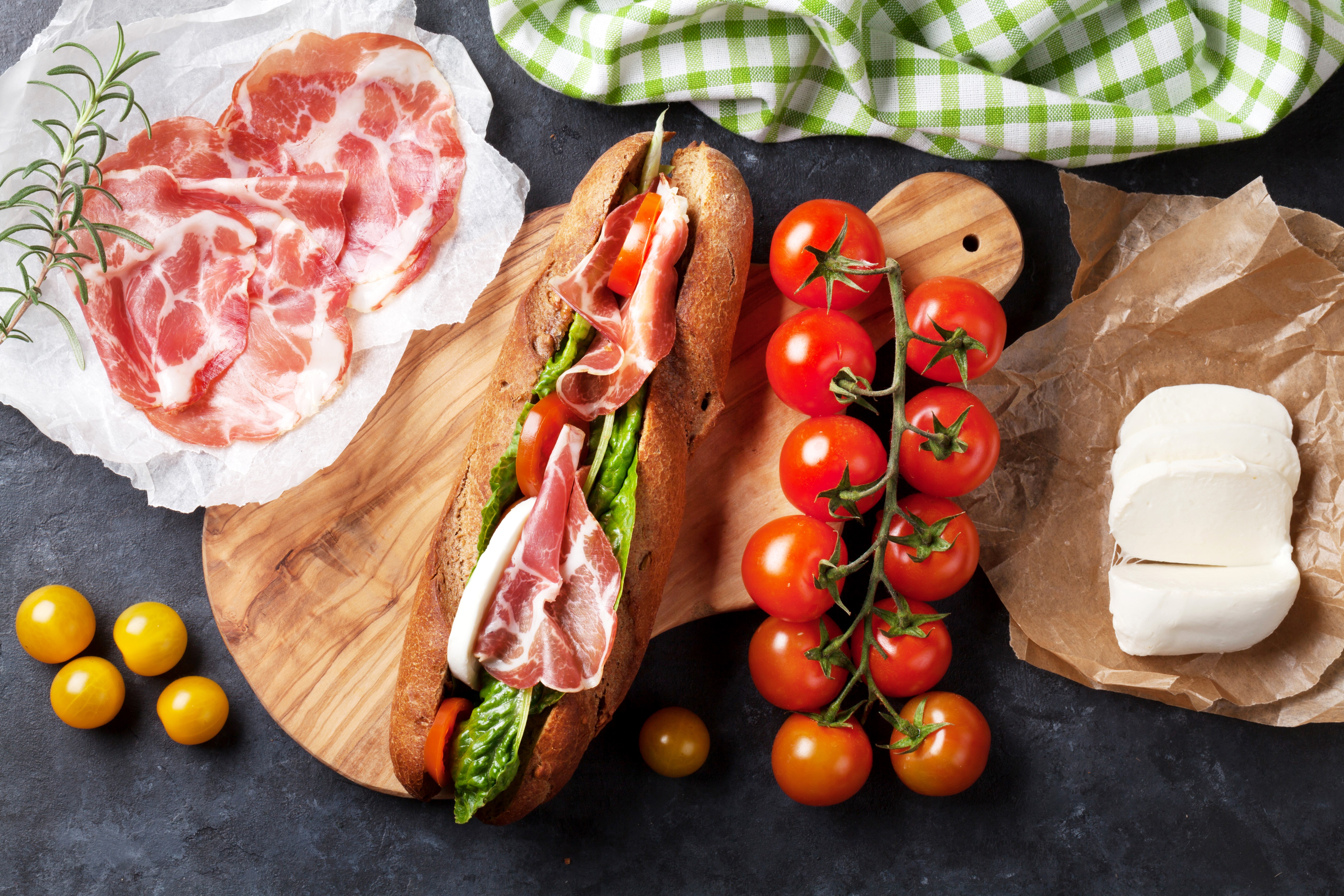 Sandwich with ham, tomatoes, and mozzarella HD Wallpaper