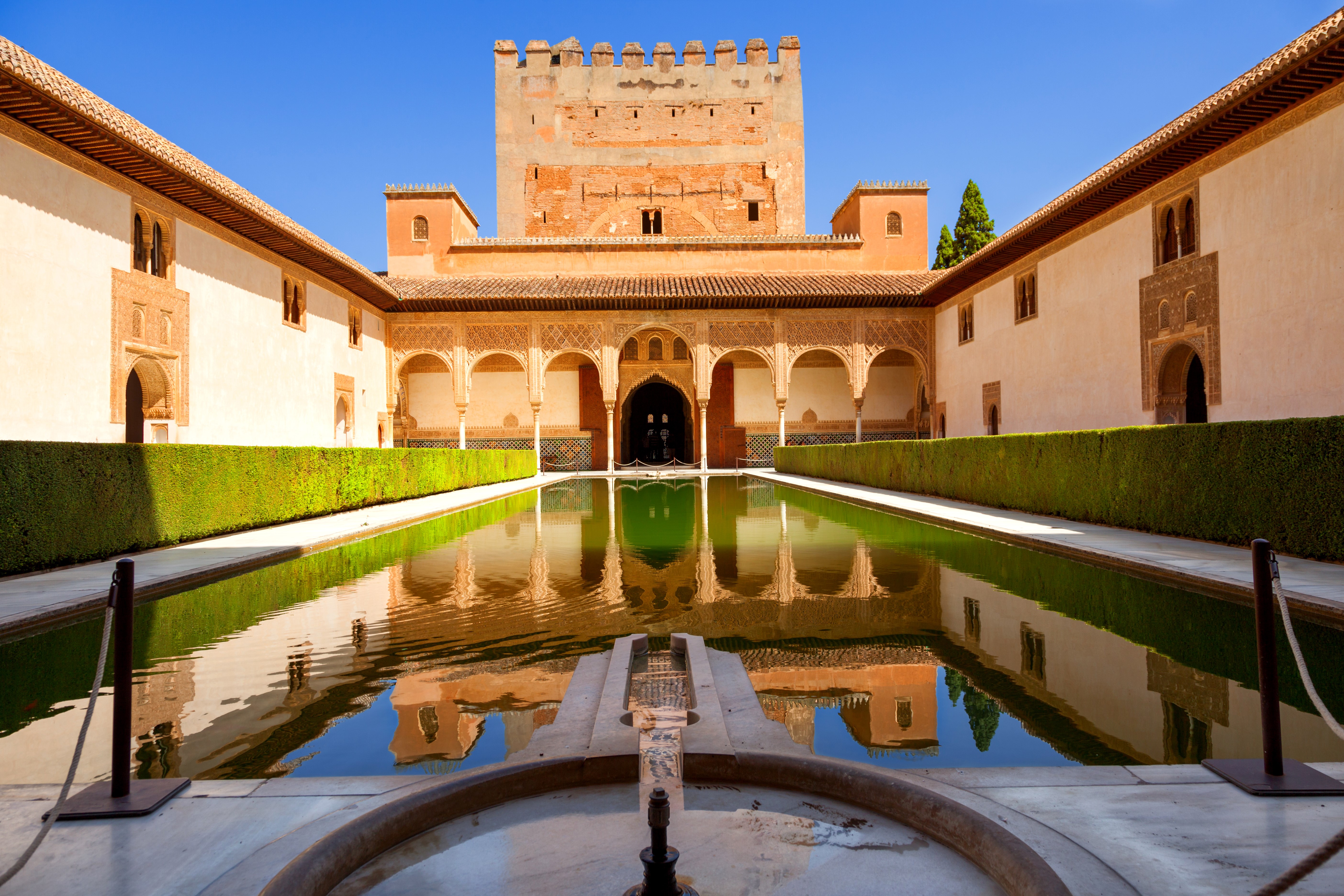 Alhambra Palace courtyard with reflecting pool and tower HD Wallpaper
