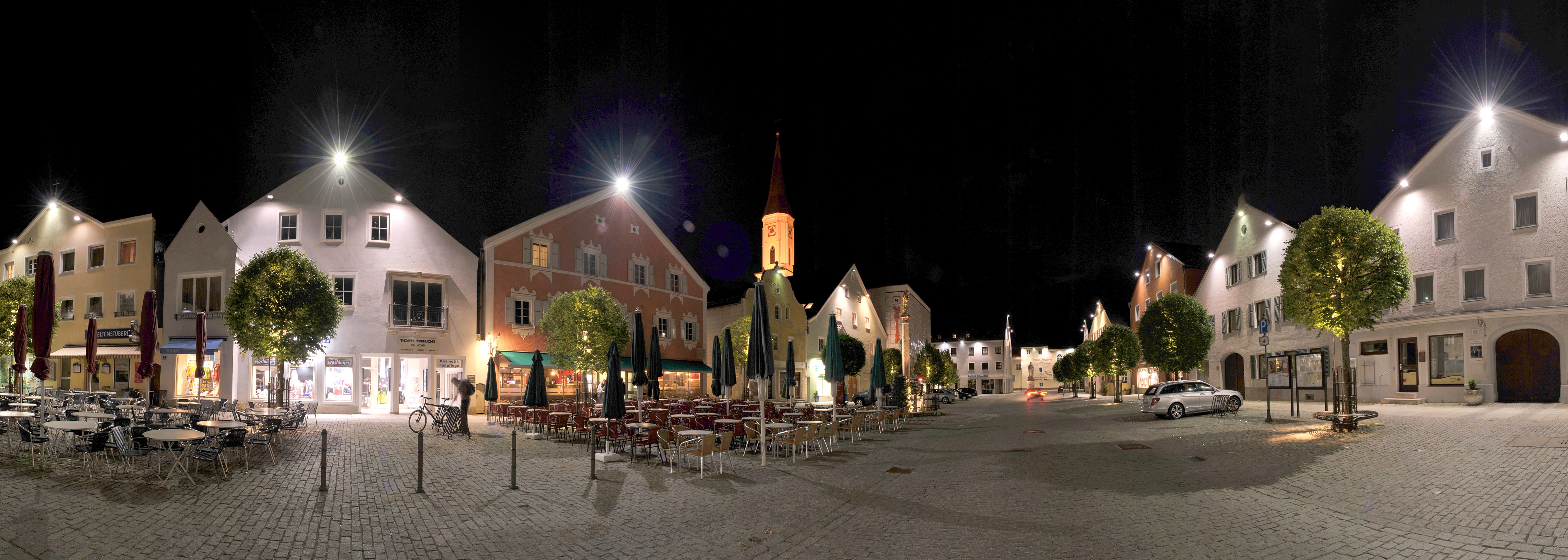 Town square at night in Kelheim, Bavaria, Germany HD Wallpaper