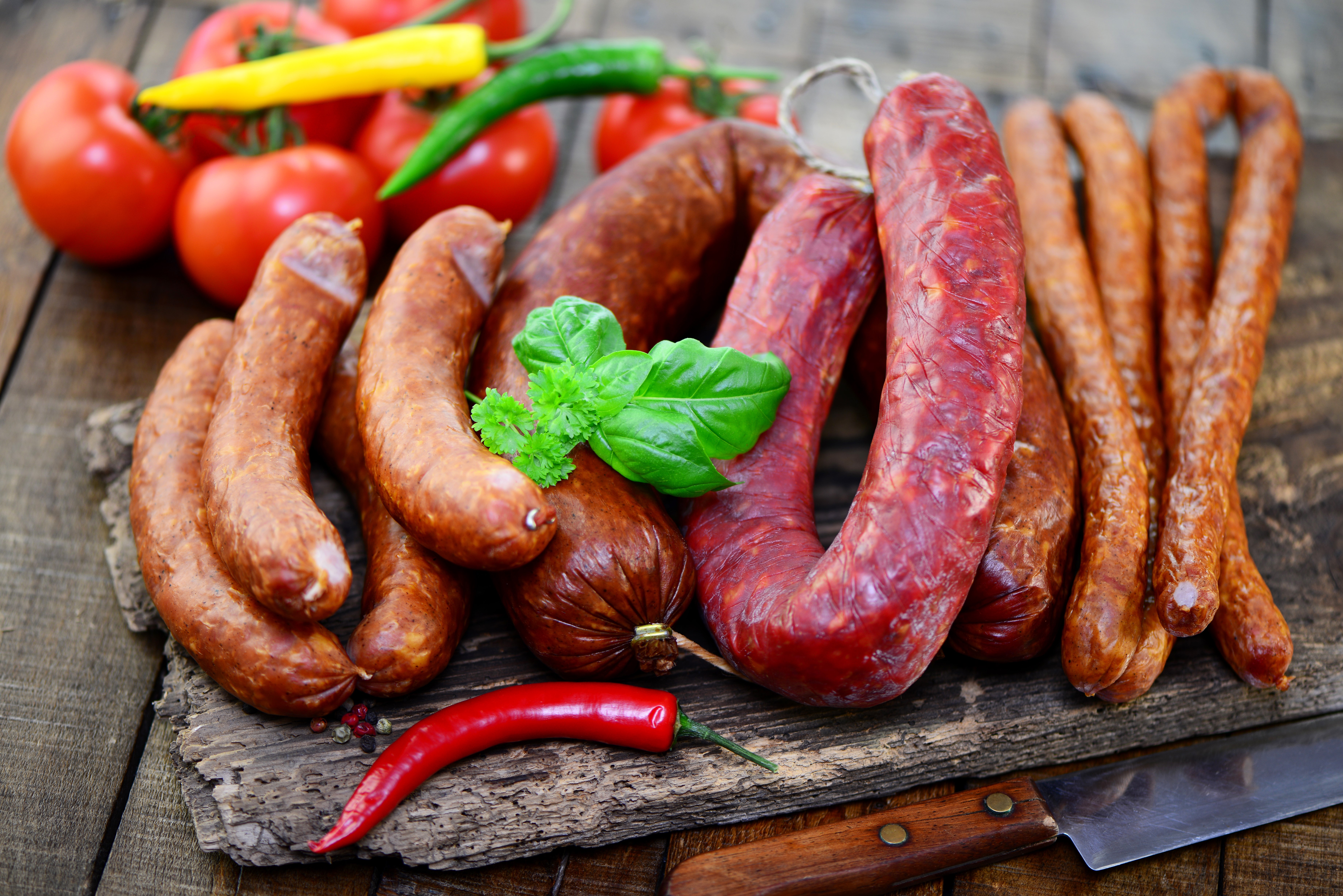Meat products, Sausage, Bell pepper, Tomatoes HD Wallpaper