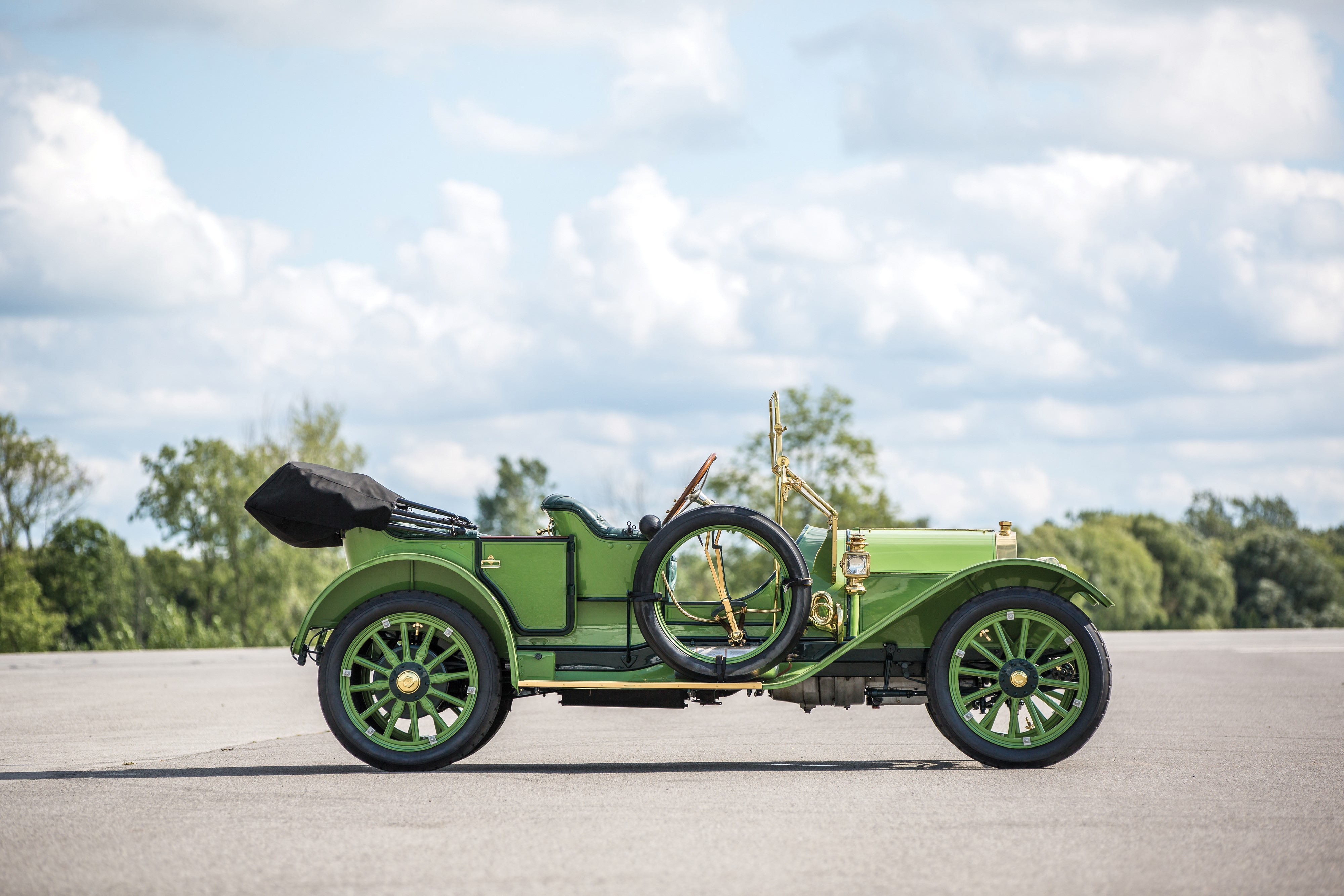 1911 Chalmers Thirty Pony Tonneau in yellow-green HD Wallpaper
