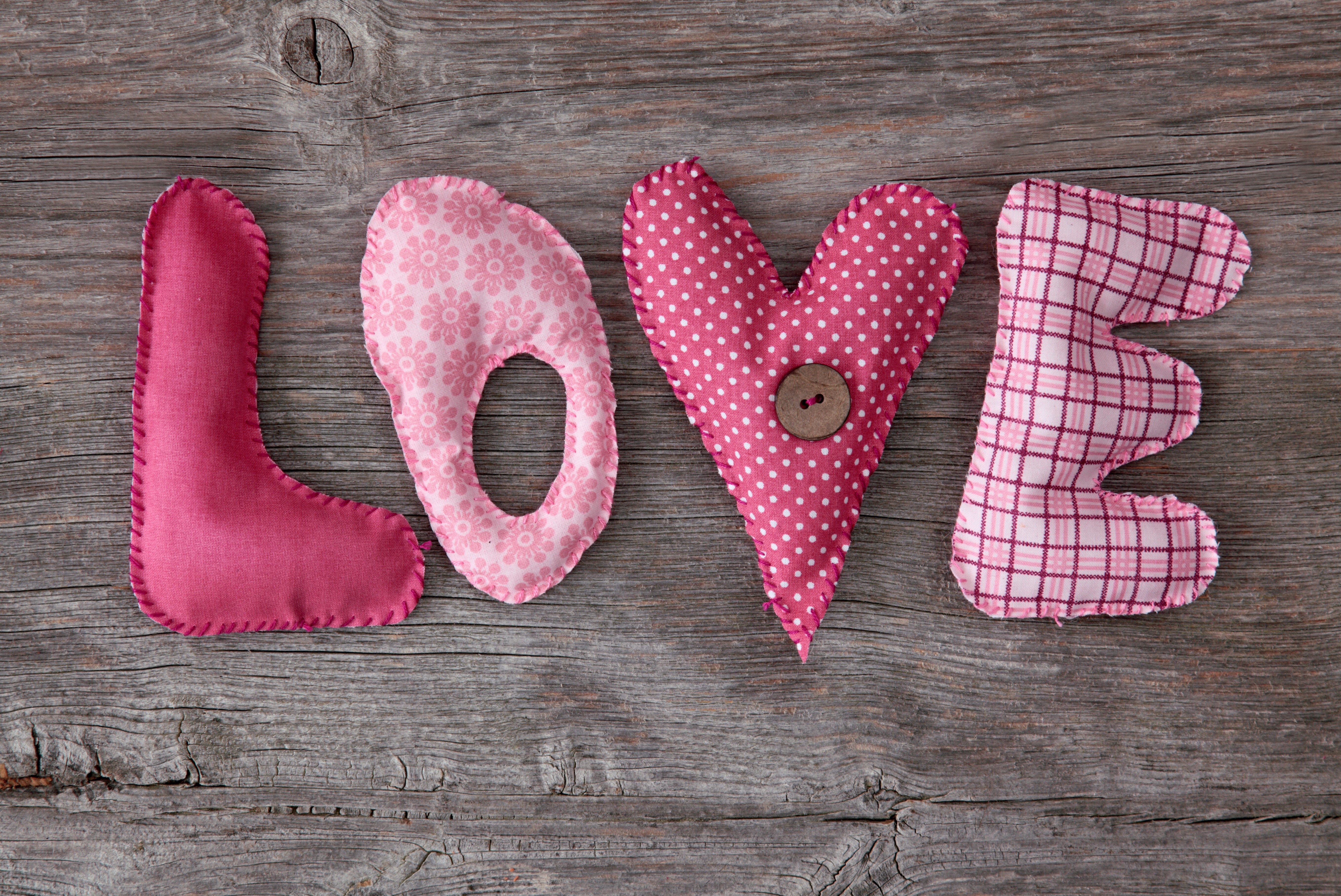 Love word lettering HD Wallpaper