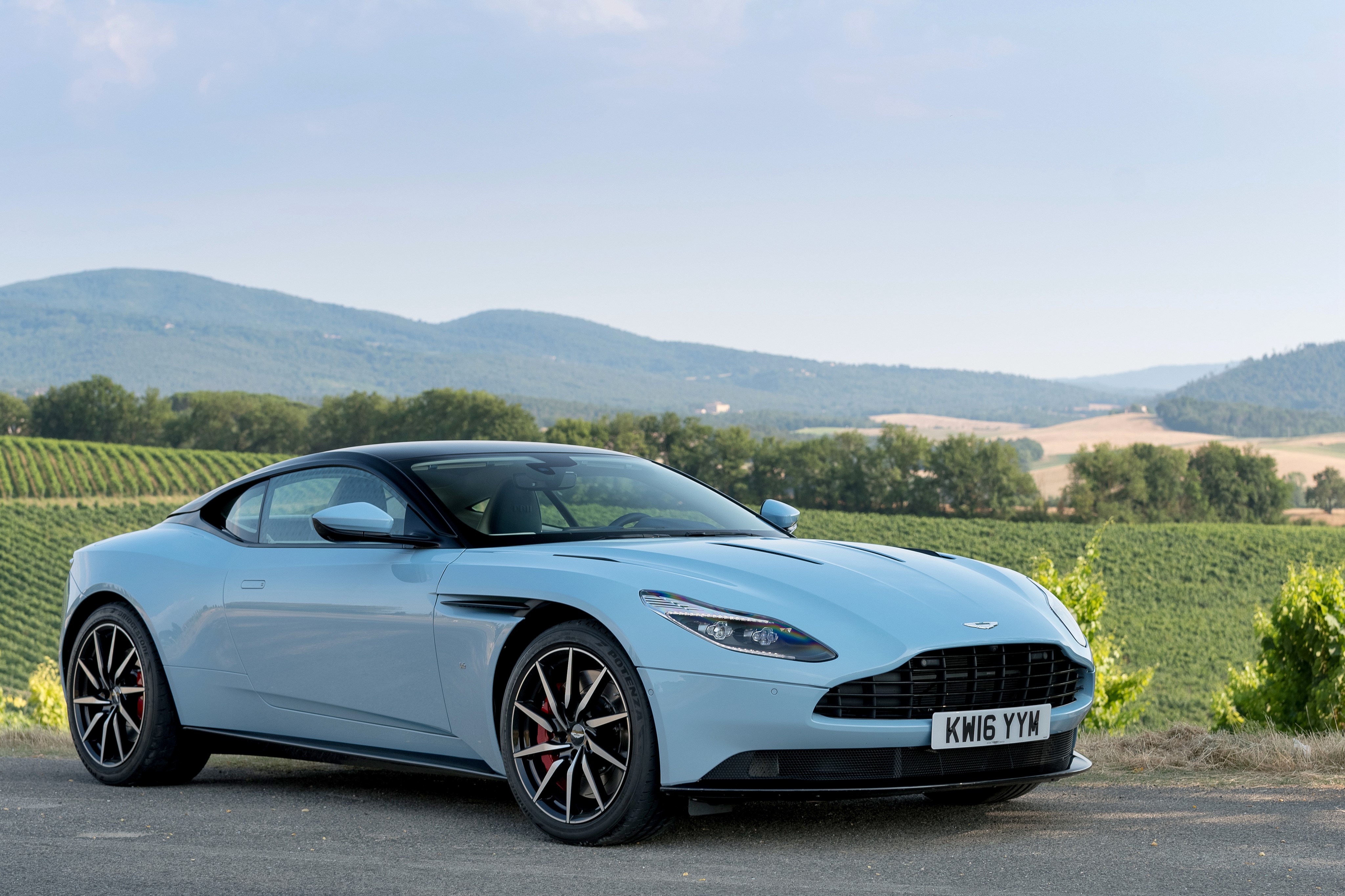 2016 Aston Martin DB11 Metallic HD Wallpaper