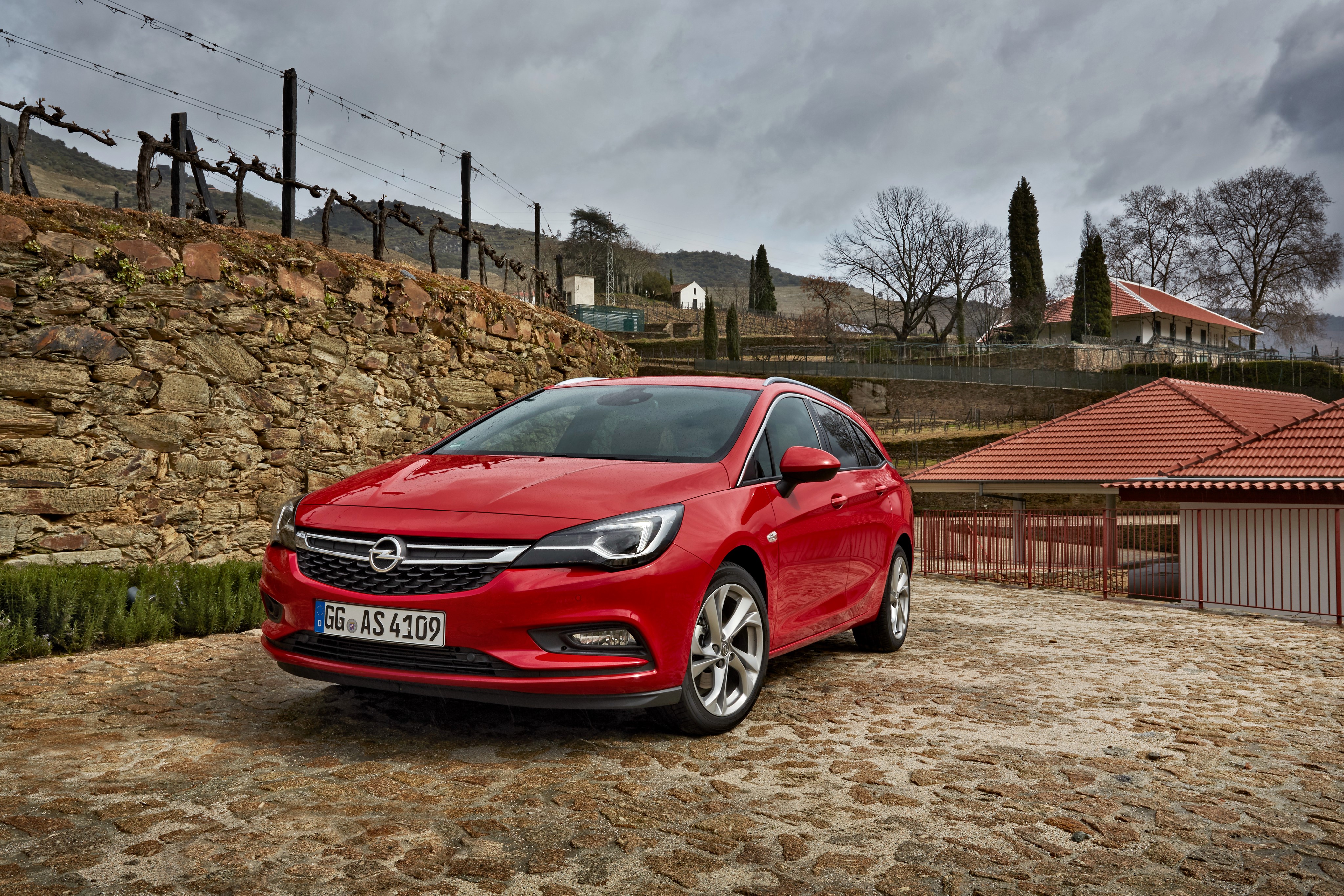 4K 2016 Opel Astra Sports Tourer BiTurbo HD Wallpaper