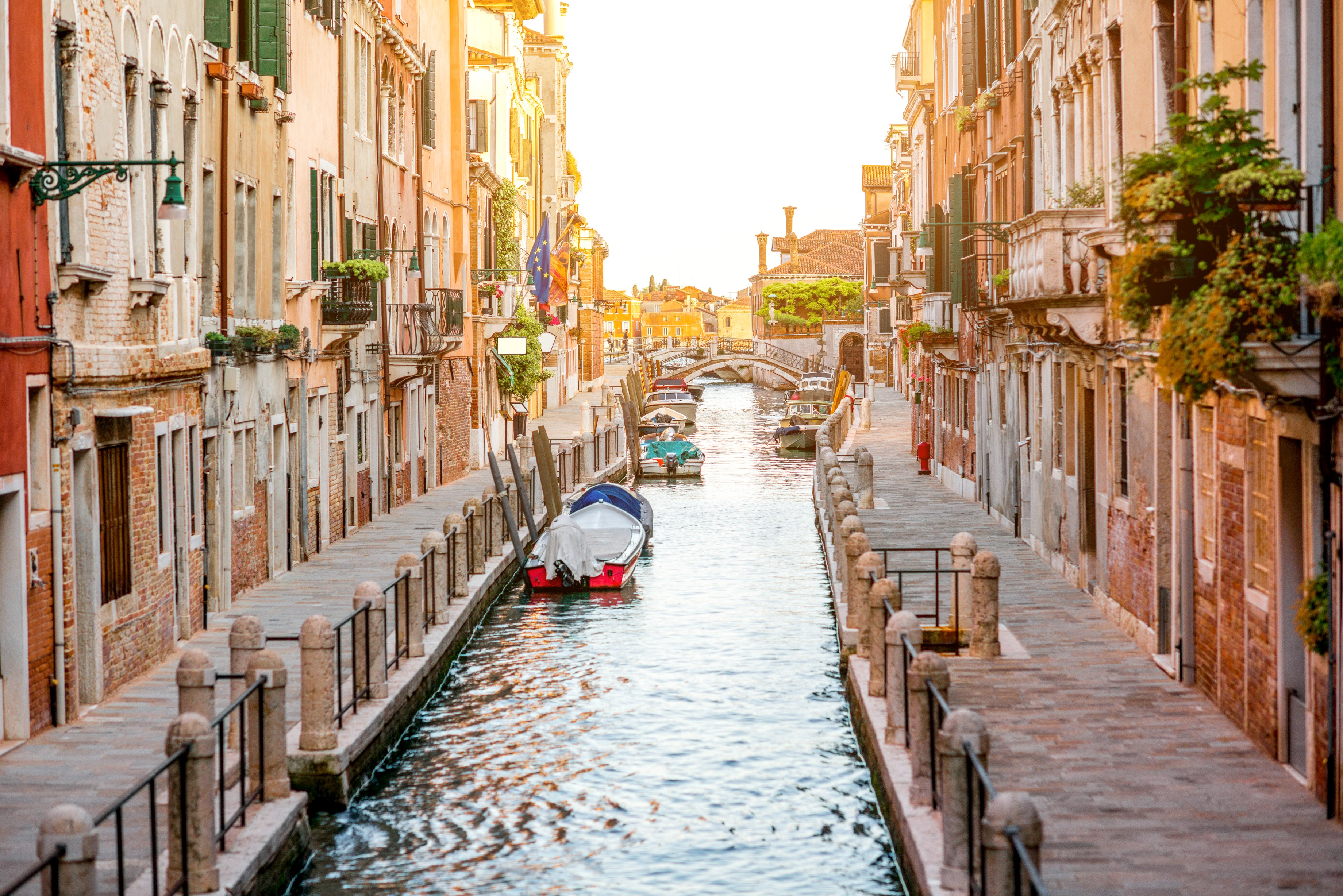 Venice Canal with Boats and Buildings HD Wallpaper