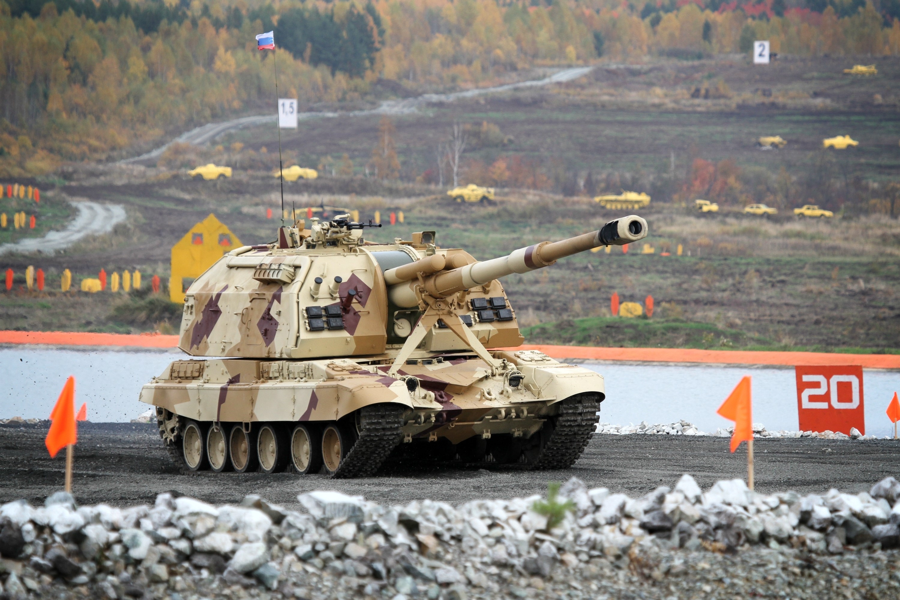 2S19 Msta-S self-propelled howitzer at Arms EXPO 2013 HD Wallpaper