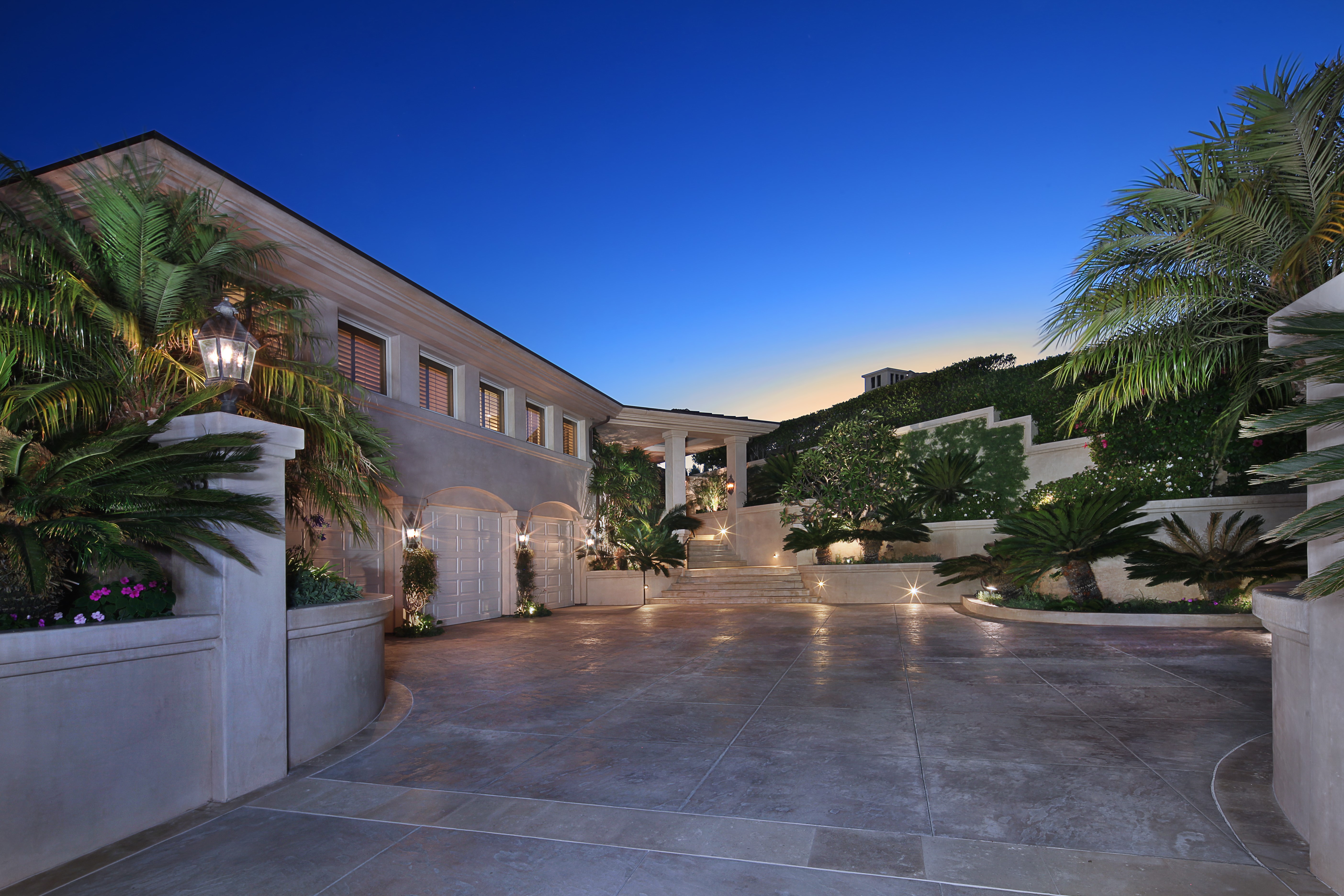Luxury Mansion Driveway in Monarch Bay, California at Dusk HD Wallpaper