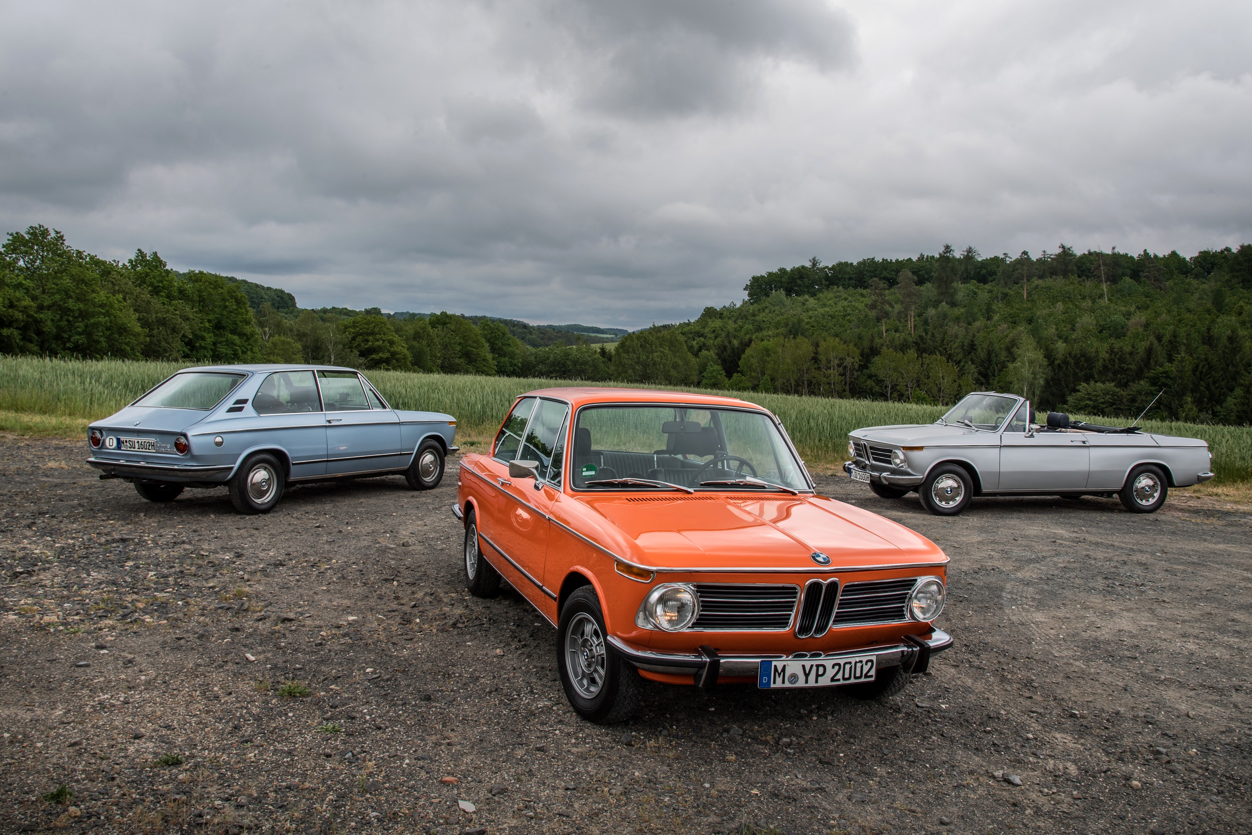 Three BMW 02 Series cars HD Wallpaper