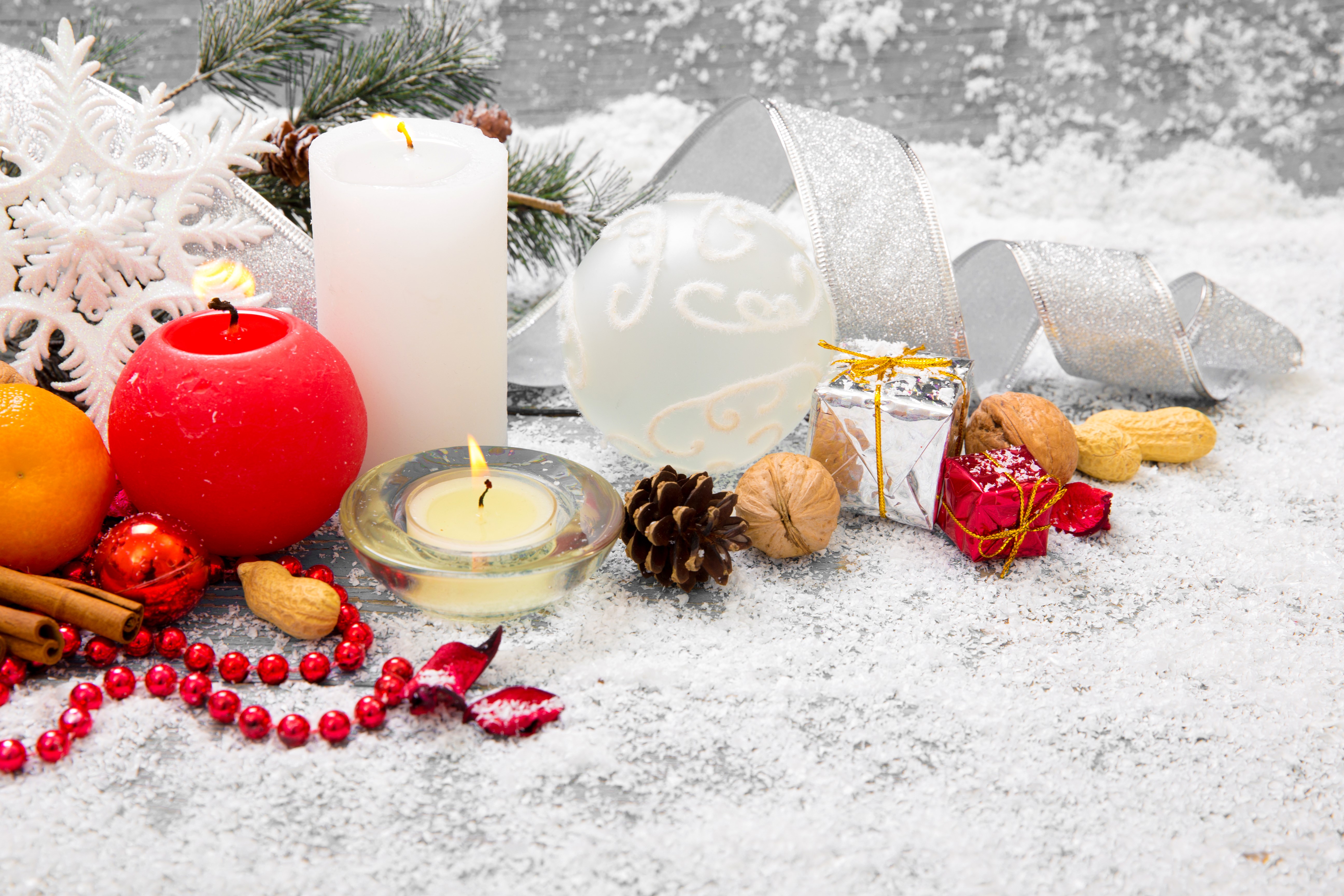 Christmas Decorations with Candles and Oranges HD Wallpaper