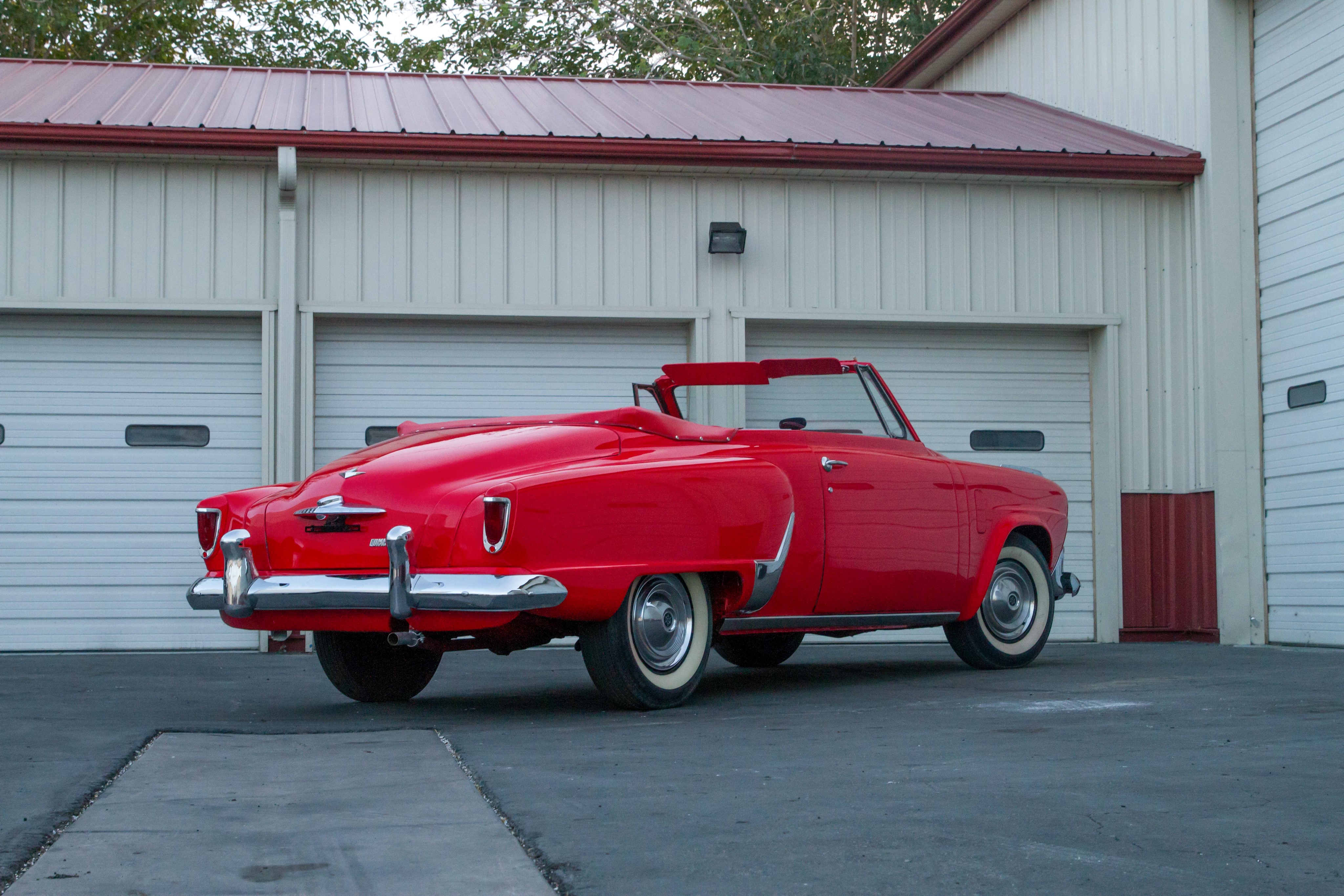 1952 Studebaker Commander Convertible in Red HD Wallpaper