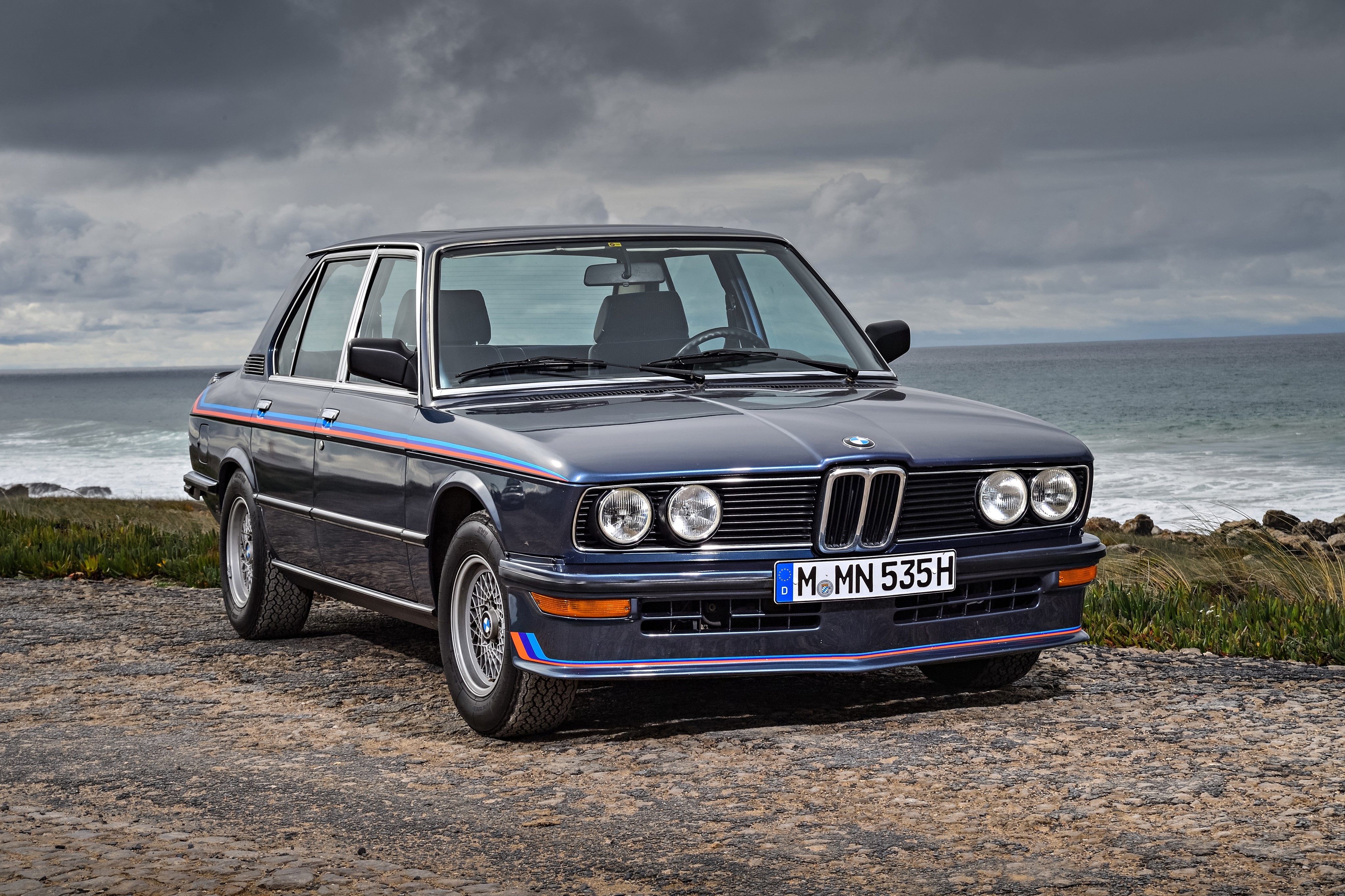 1980-81 BMW M535i Retro Sedan by the Ocean HD Wallpaper