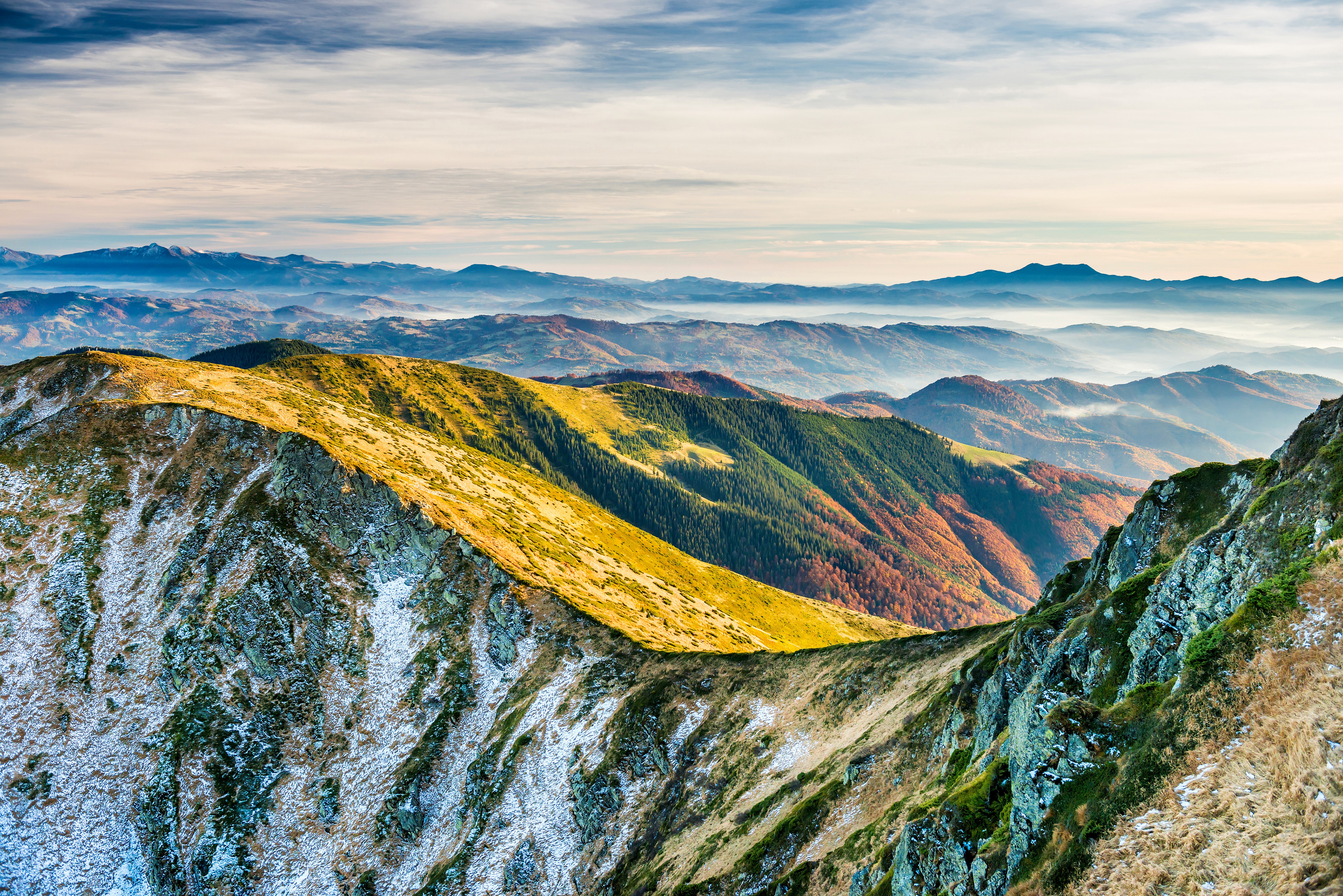 Mountain range with moss and snow HD Wallpaper
