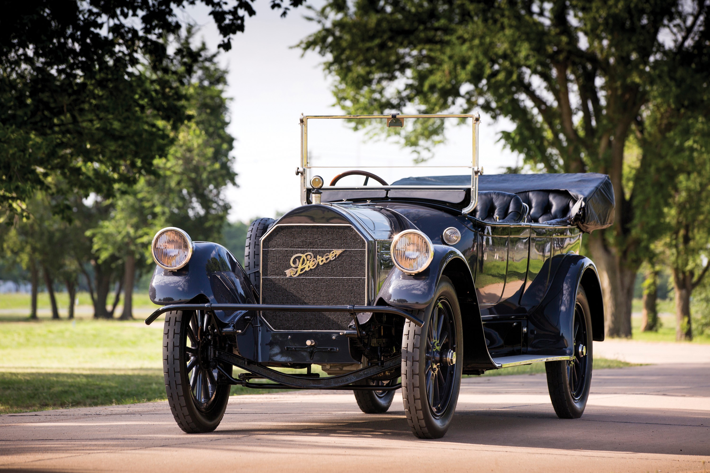 1916 Pierce-Arrow Model 66-A 7-passenger Touring HD Wallpaper