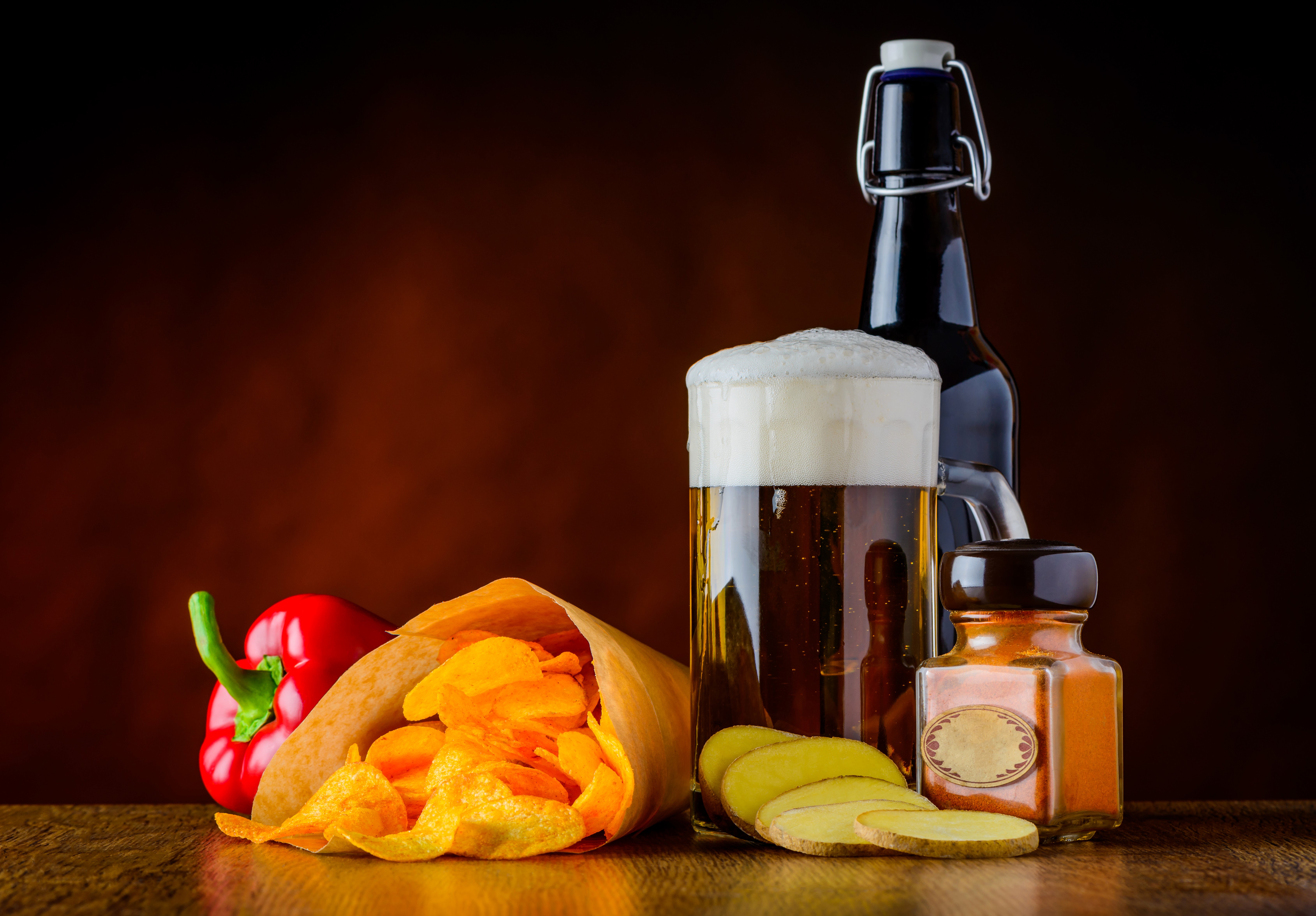 Beer, Chips, Bell Pepper, and Spices HD Wallpaper