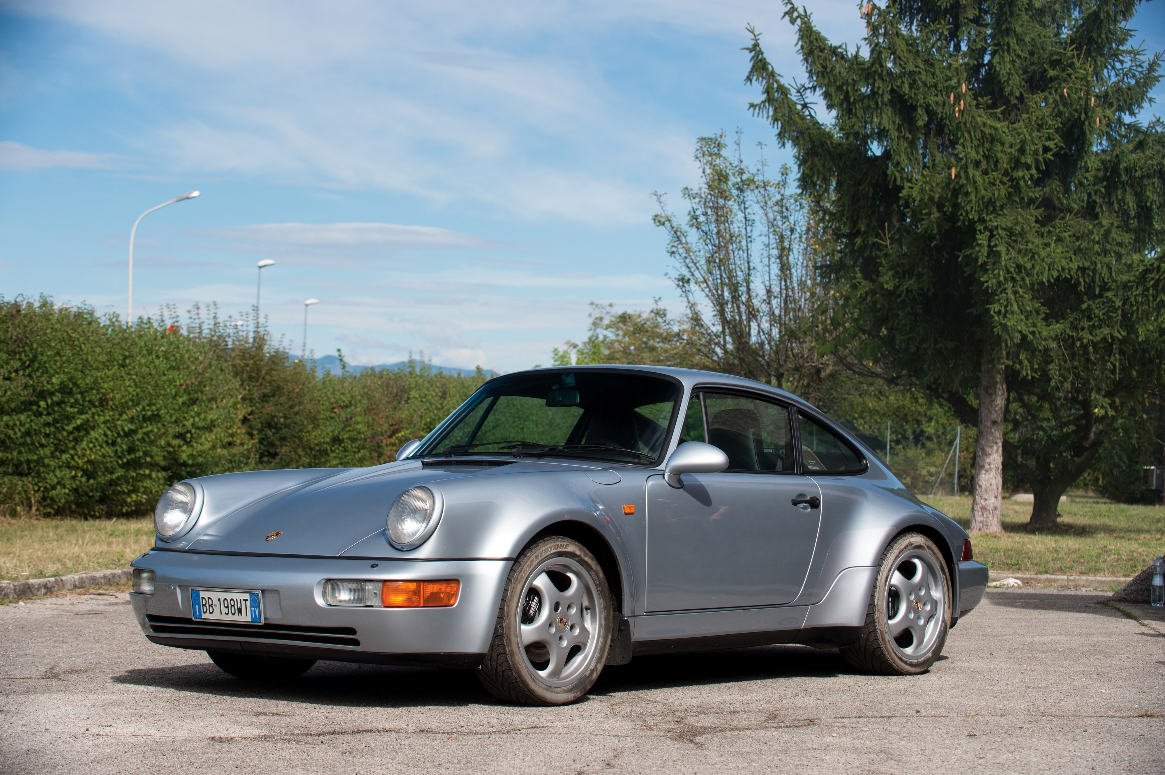 Silver 1993-94 Porsche 911 Carrera 4 Coupe HD Wallpaper