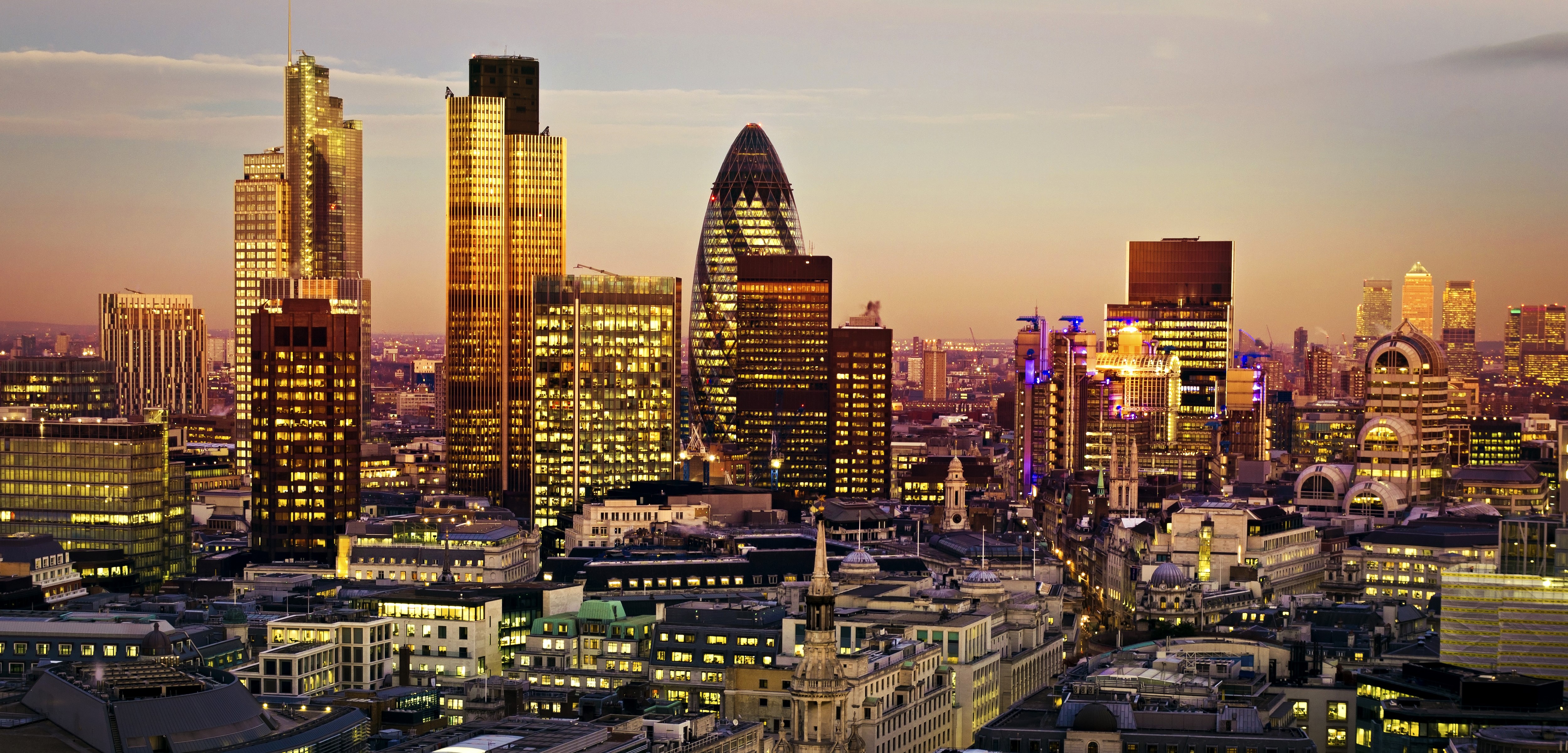 London skyline with skyscrapers at dusk HD Wallpaper