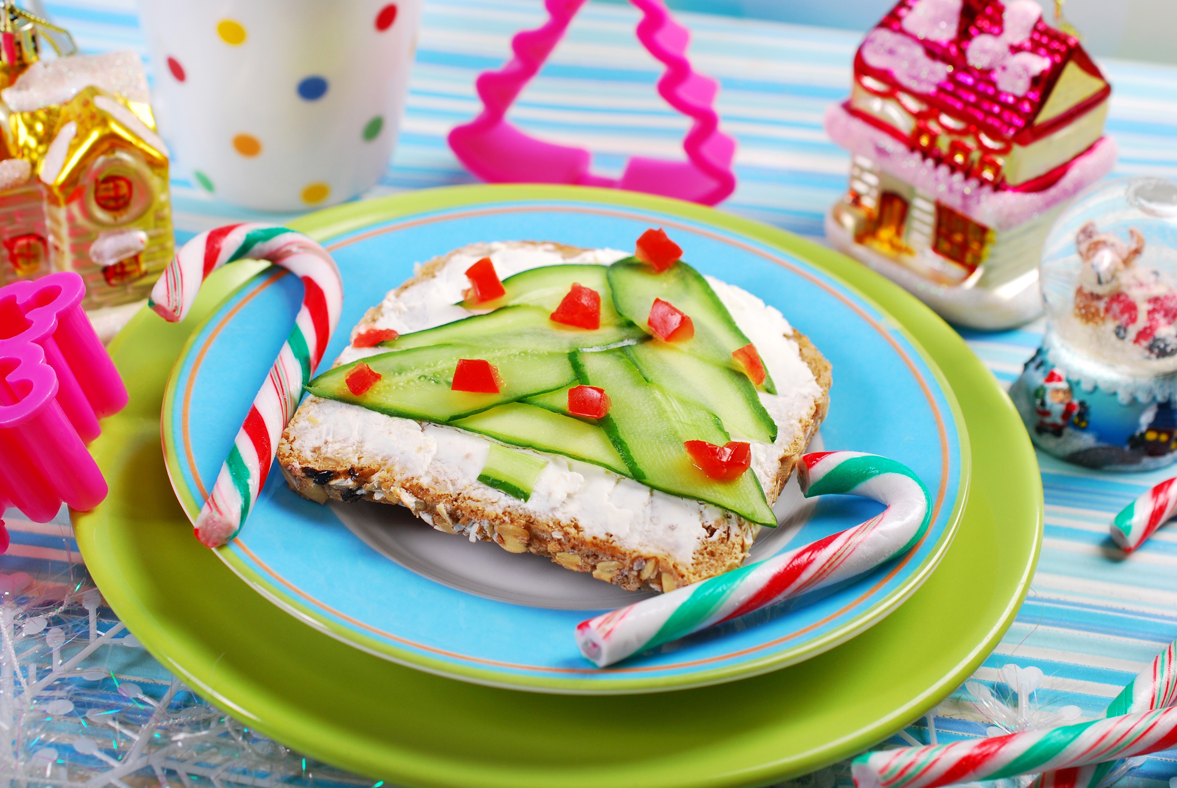 Christmas tree sandwich with candy canes HD Wallpaper