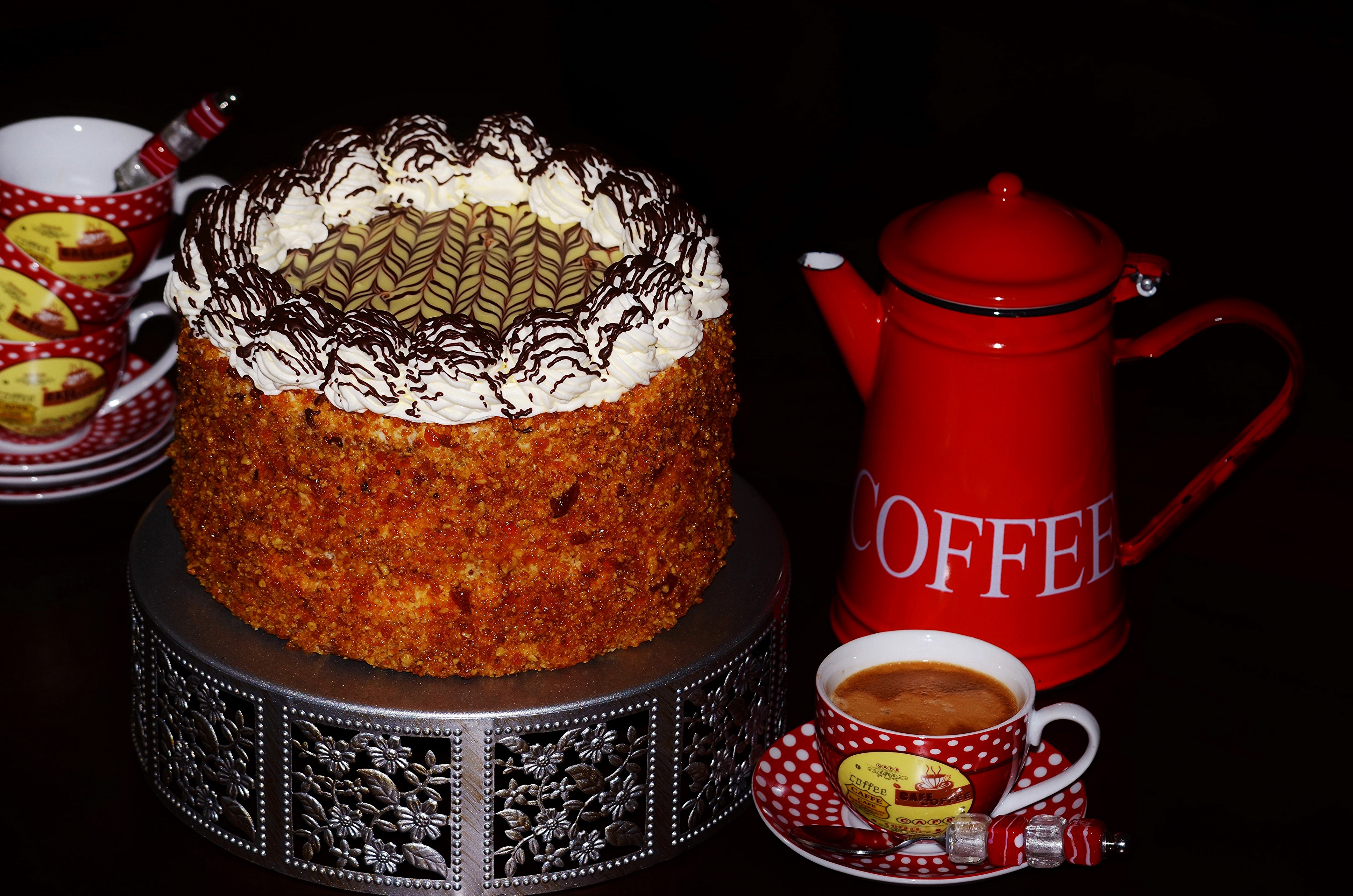 Cake with coffee and coffee pot HD Wallpaper