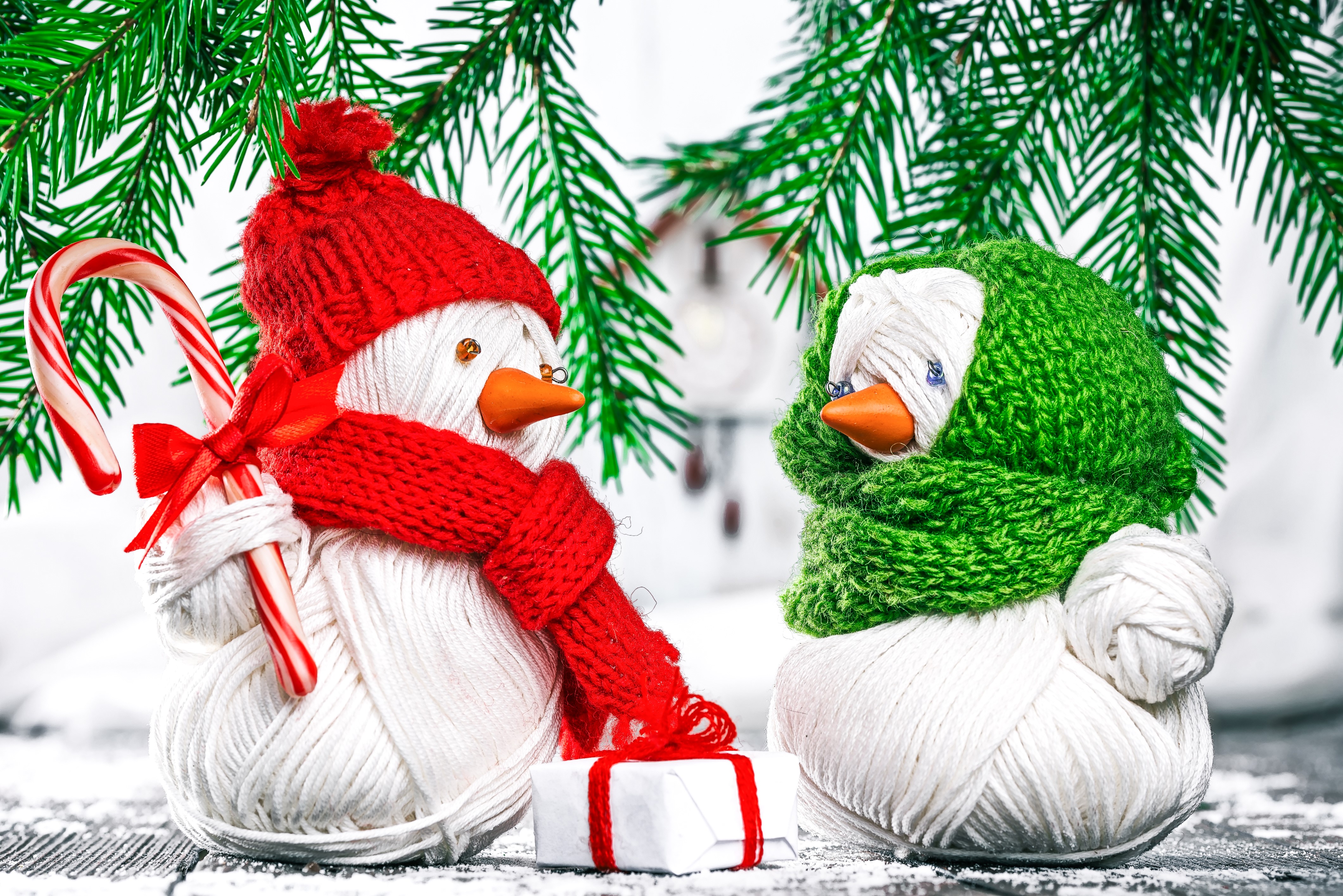 Christmas Snowmen with Candy Canes and Gifts HD Wallpaper