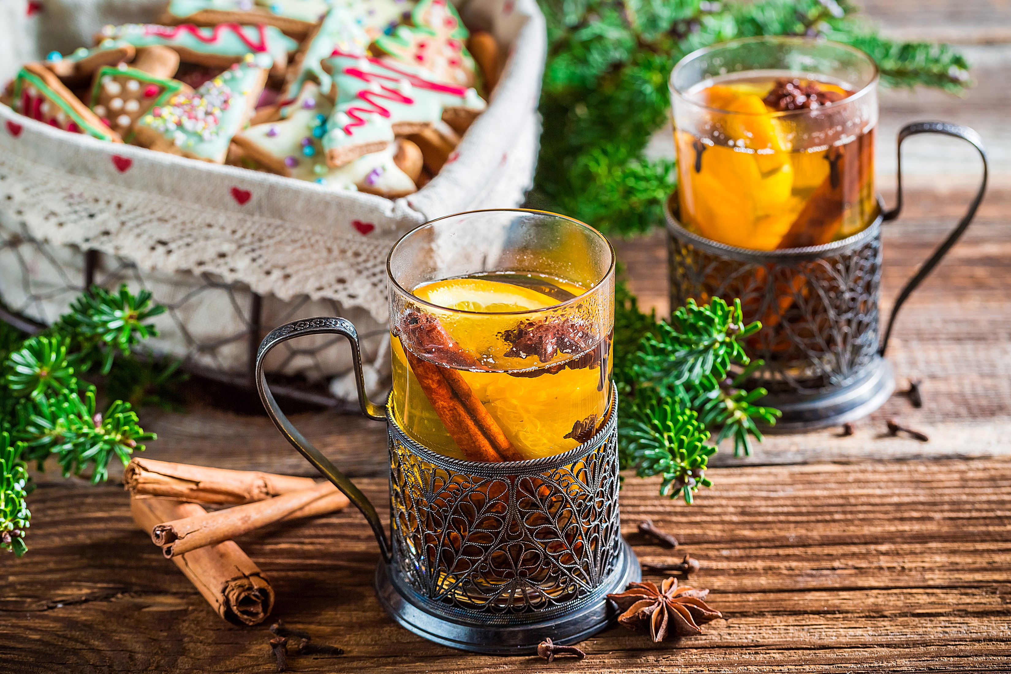 Christmas hot drinks with cookies and spices HD Wallpaper