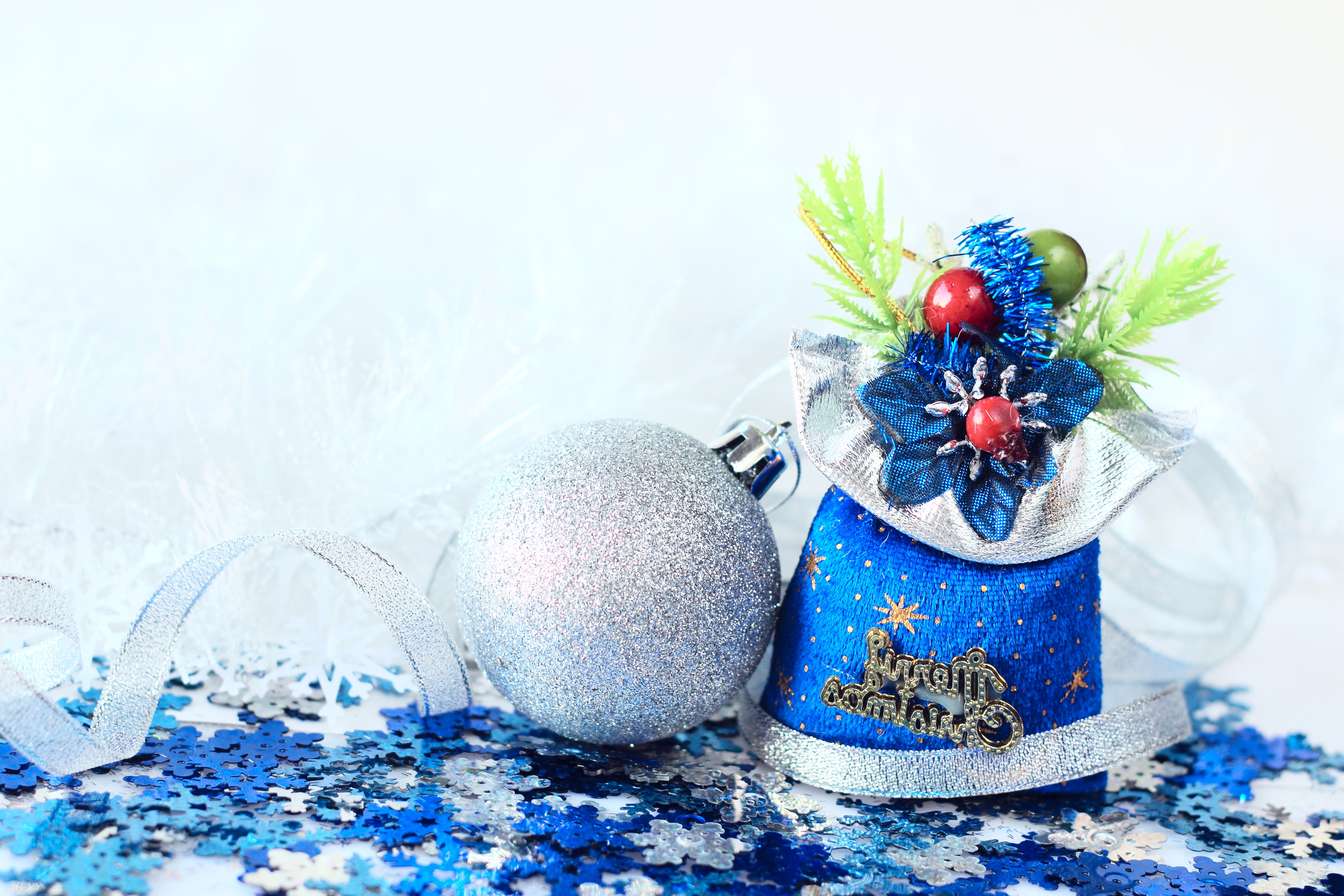 Christmas ornaments with snowflakes and ribbon HD Wallpaper
