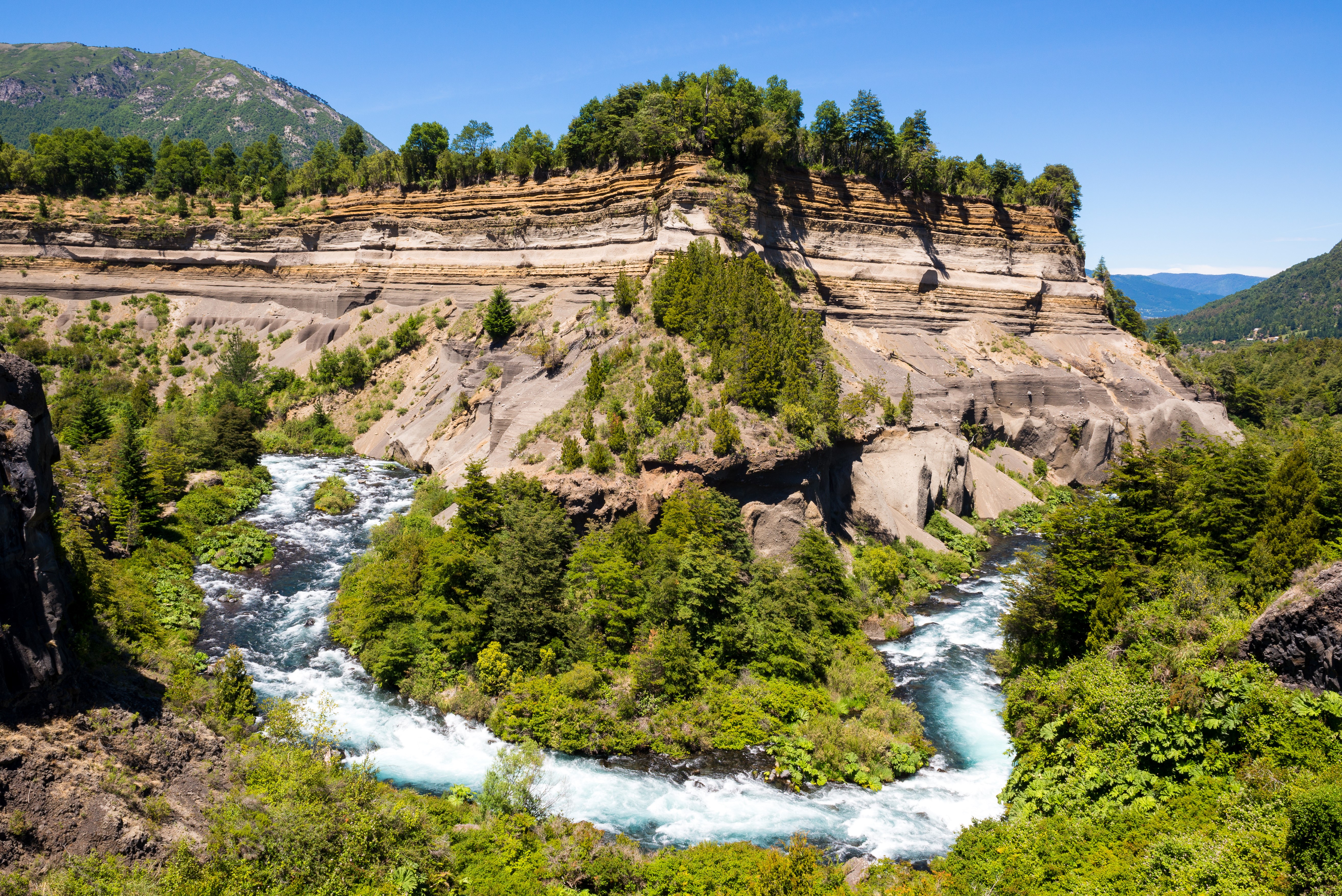 River flowing through Conguillio National Park, Chile HD Wallpaper