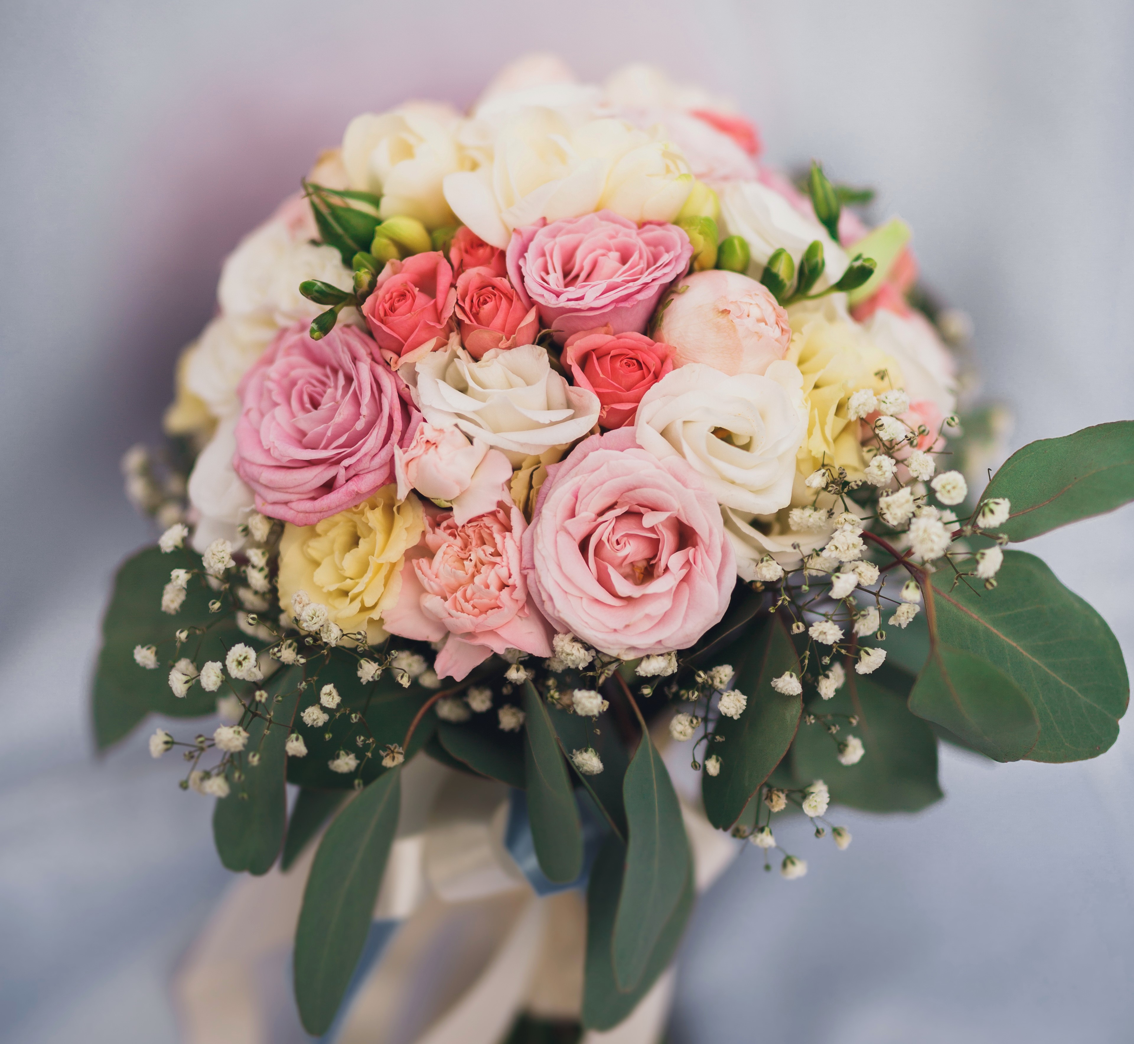 Bouquet of Roses and Eustoma with Eucalyptus HD Wallpaper