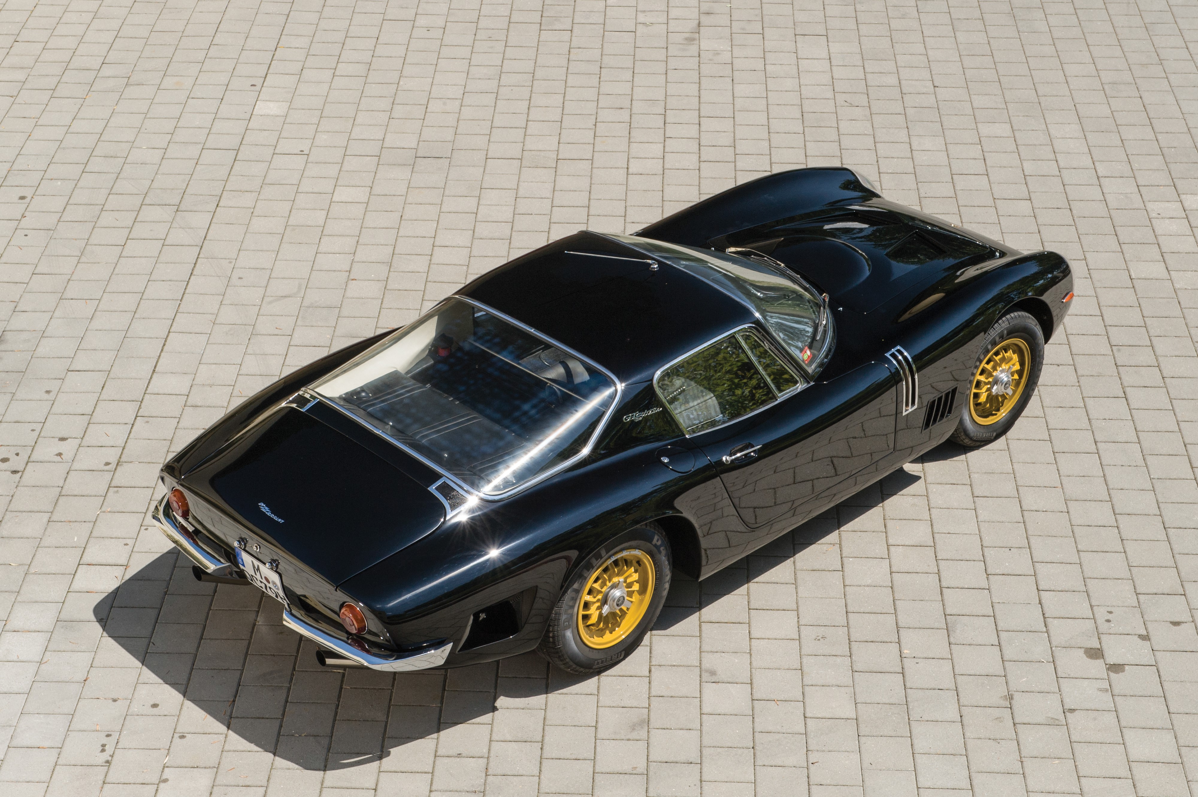4K 1966-67 Bizzarrini 5300 GT Strada Bertone HD Wallpaper