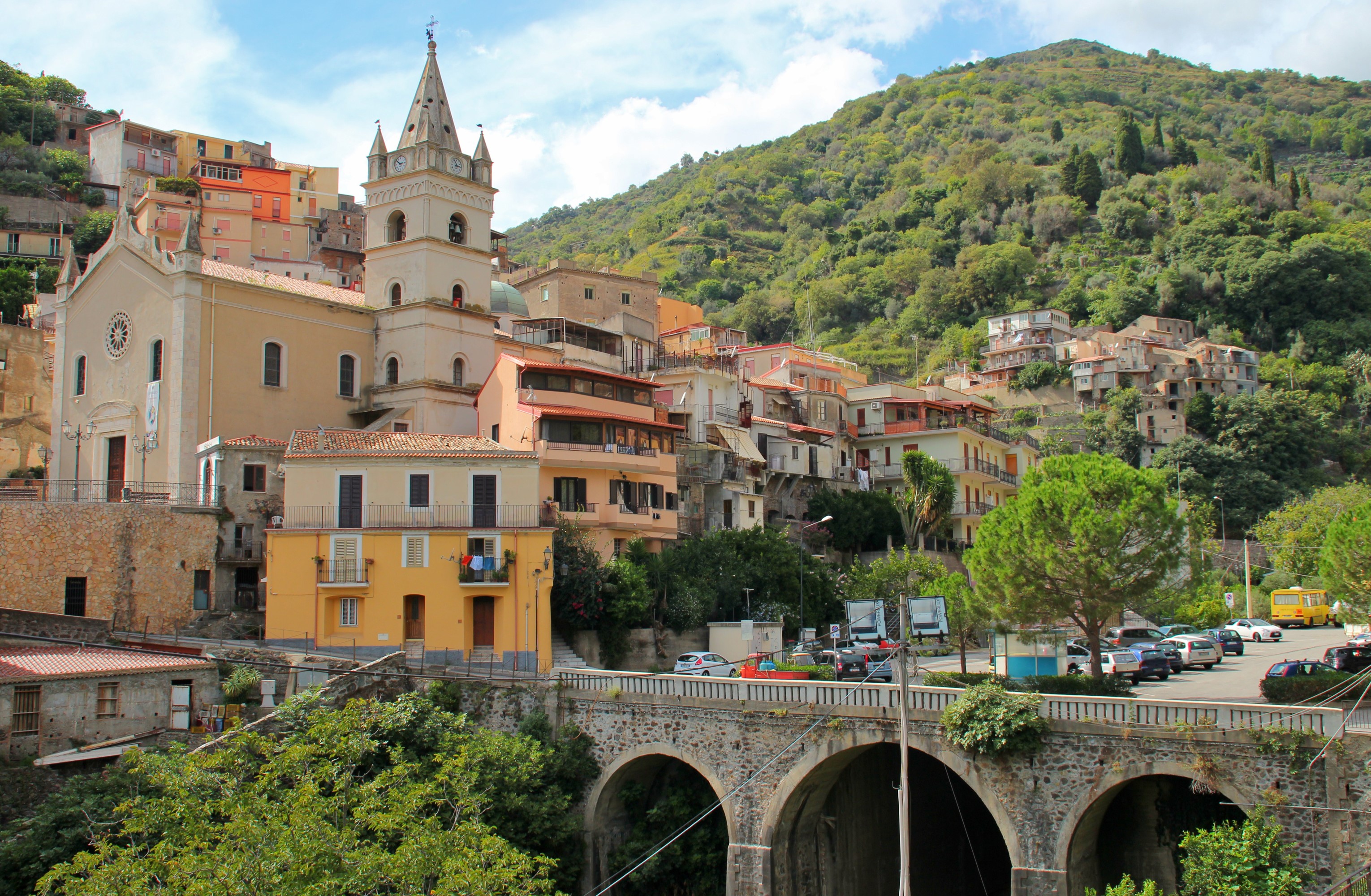Village on a Hillside with a Bridge in Sicily, Italy HD Wallpaper