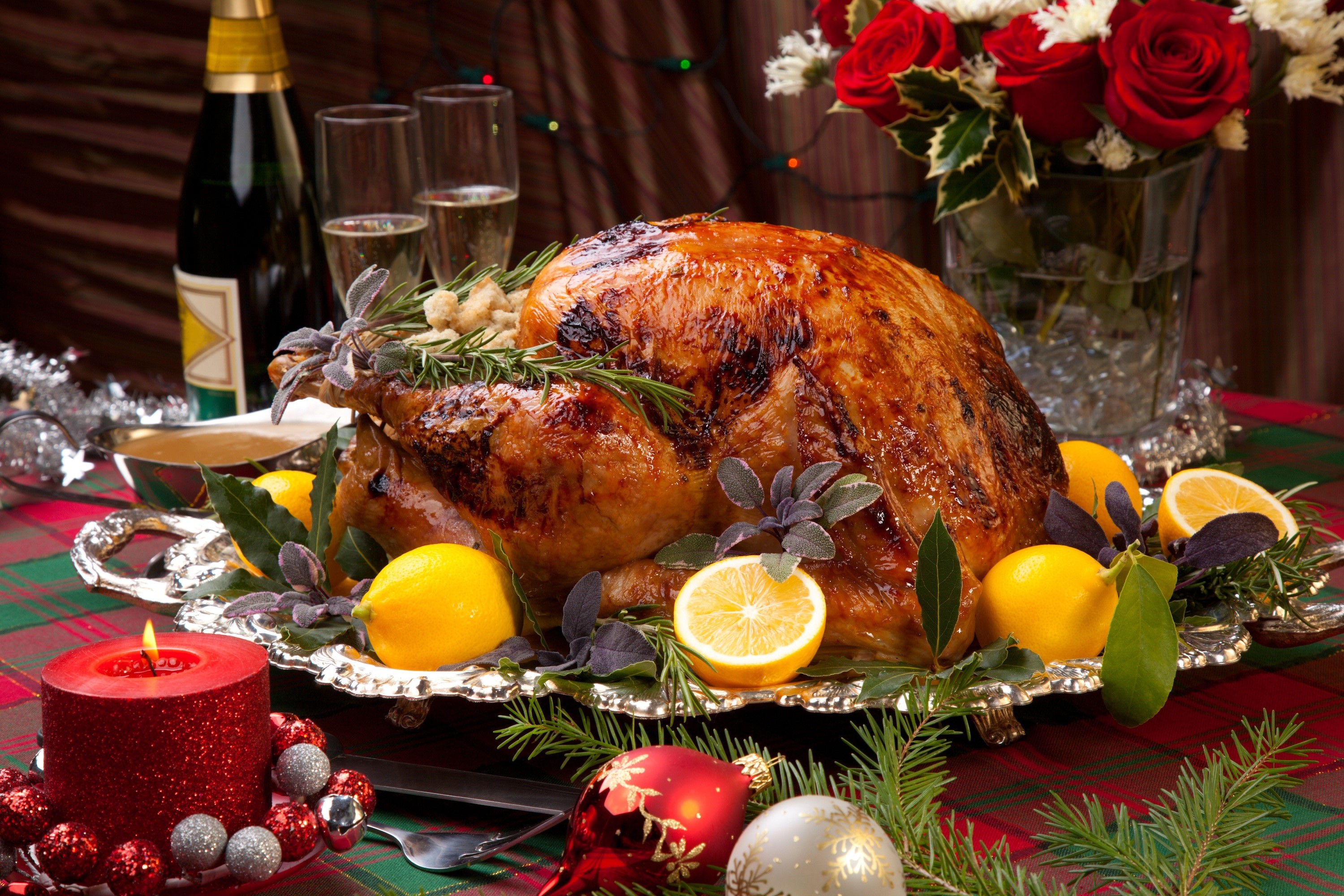 Roast Turkey with Lemons and Christmas Decorations HD Wallpaper
