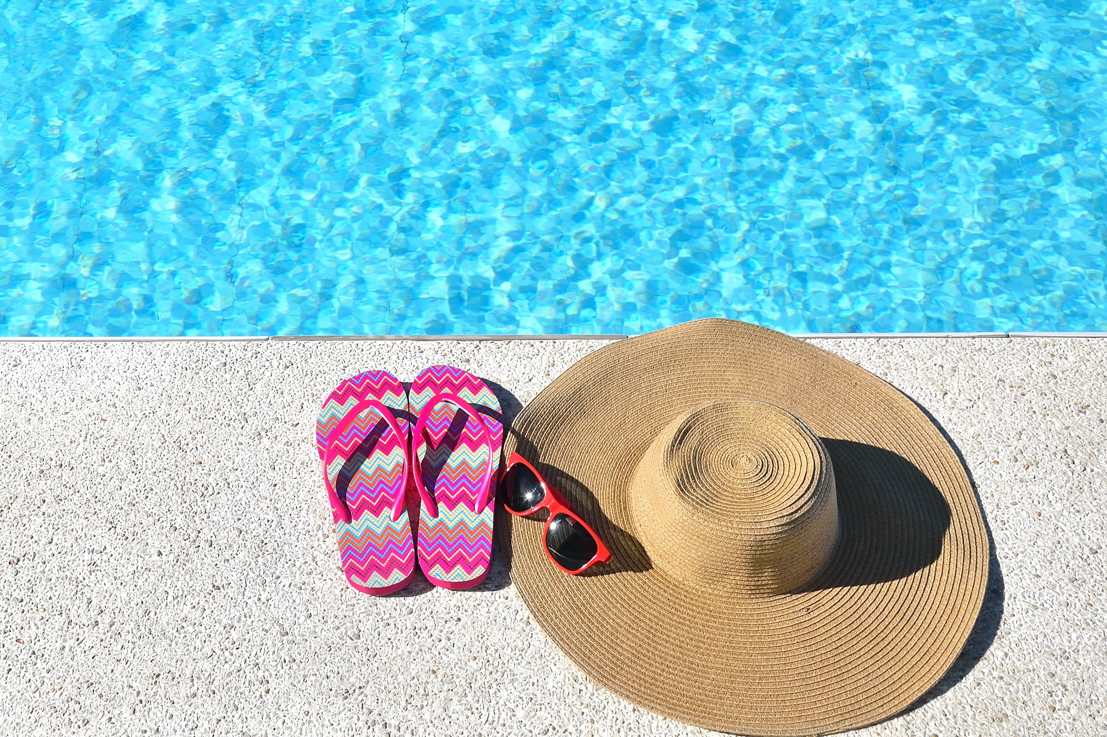 Summer accessories by the pool HD Wallpaper