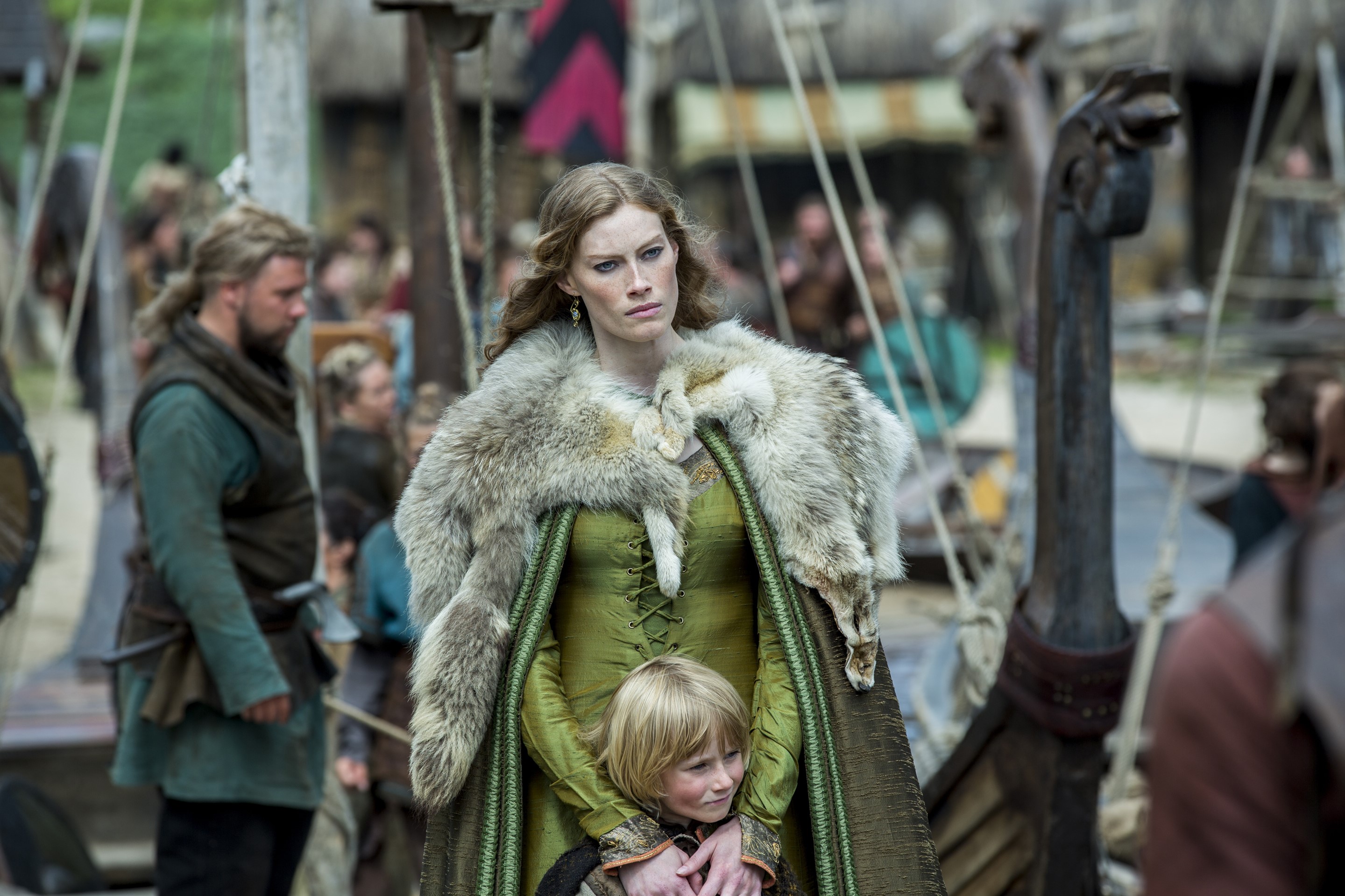 Aslaug and child from Vikings HD Wallpaper