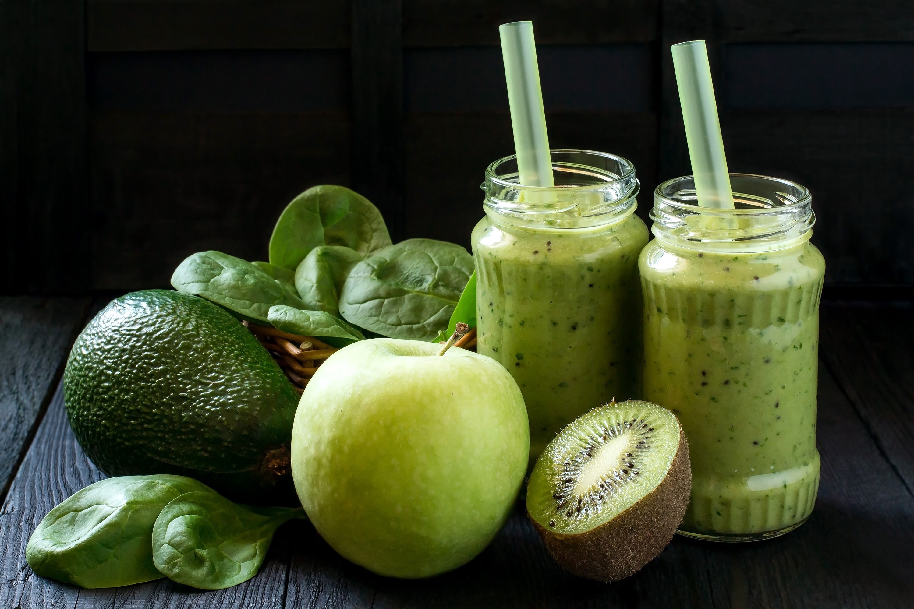 Green Smoothies with Fruits and Spinach HD Wallpaper