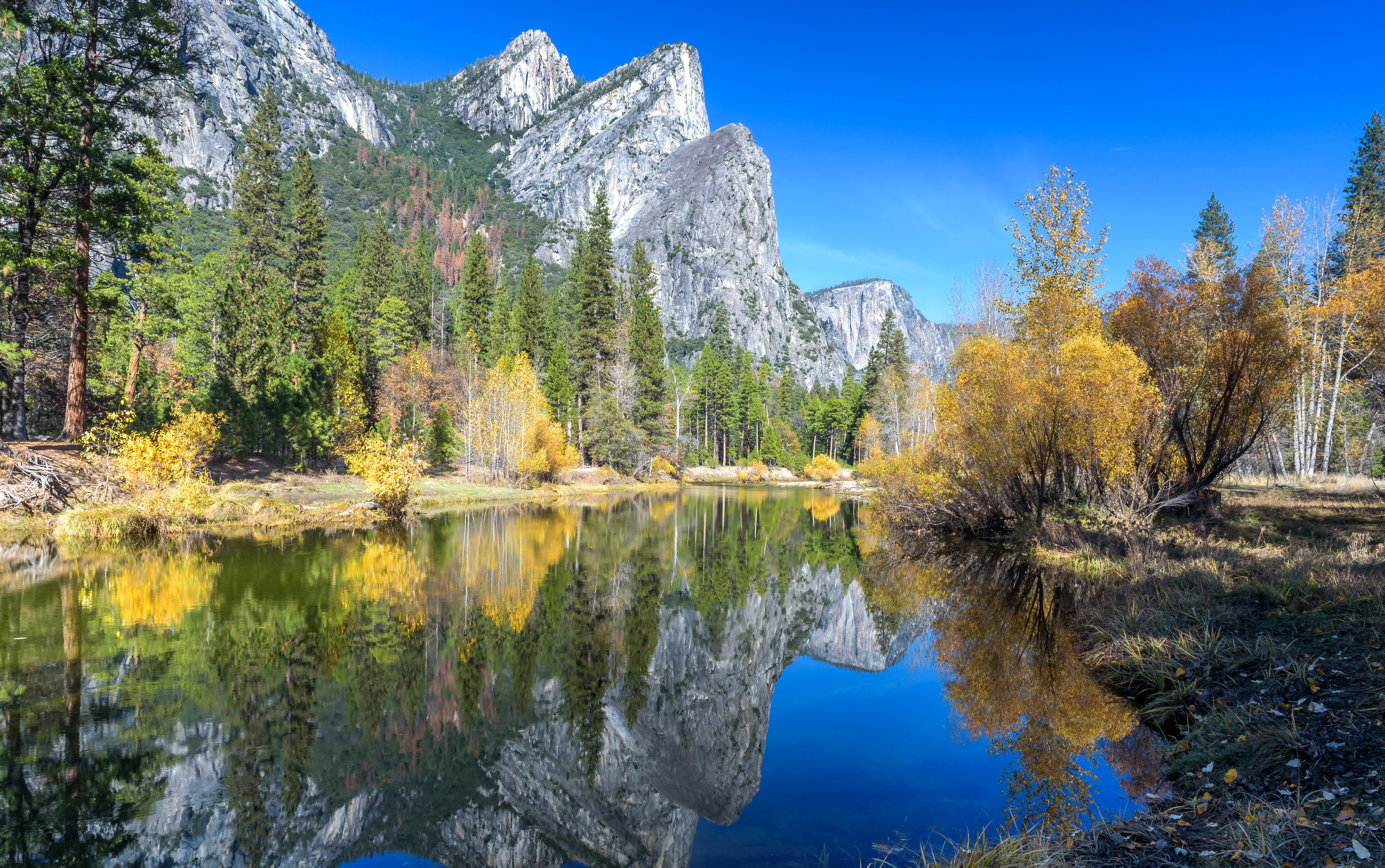 Yosemite National Park Lake in Autumn HD Wallpaper