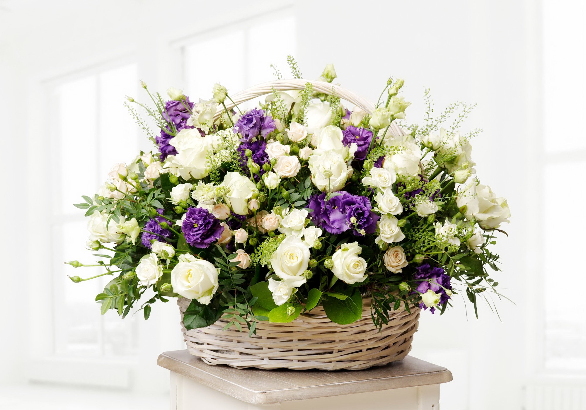 White and purple flowers in a wicker basket HD Wallpaper