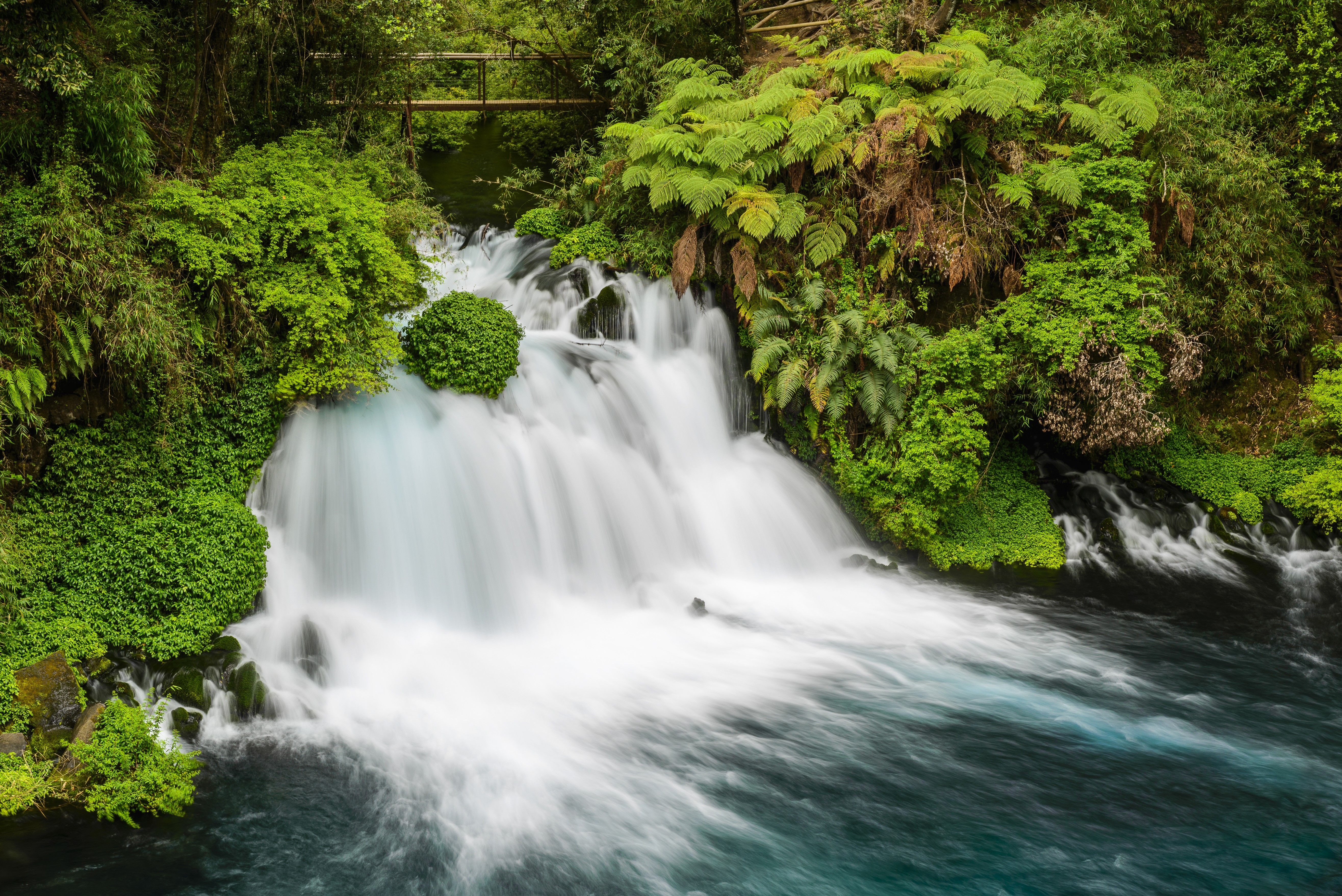 Waterfall in Conguillio National Park, Chile HD Wallpaper