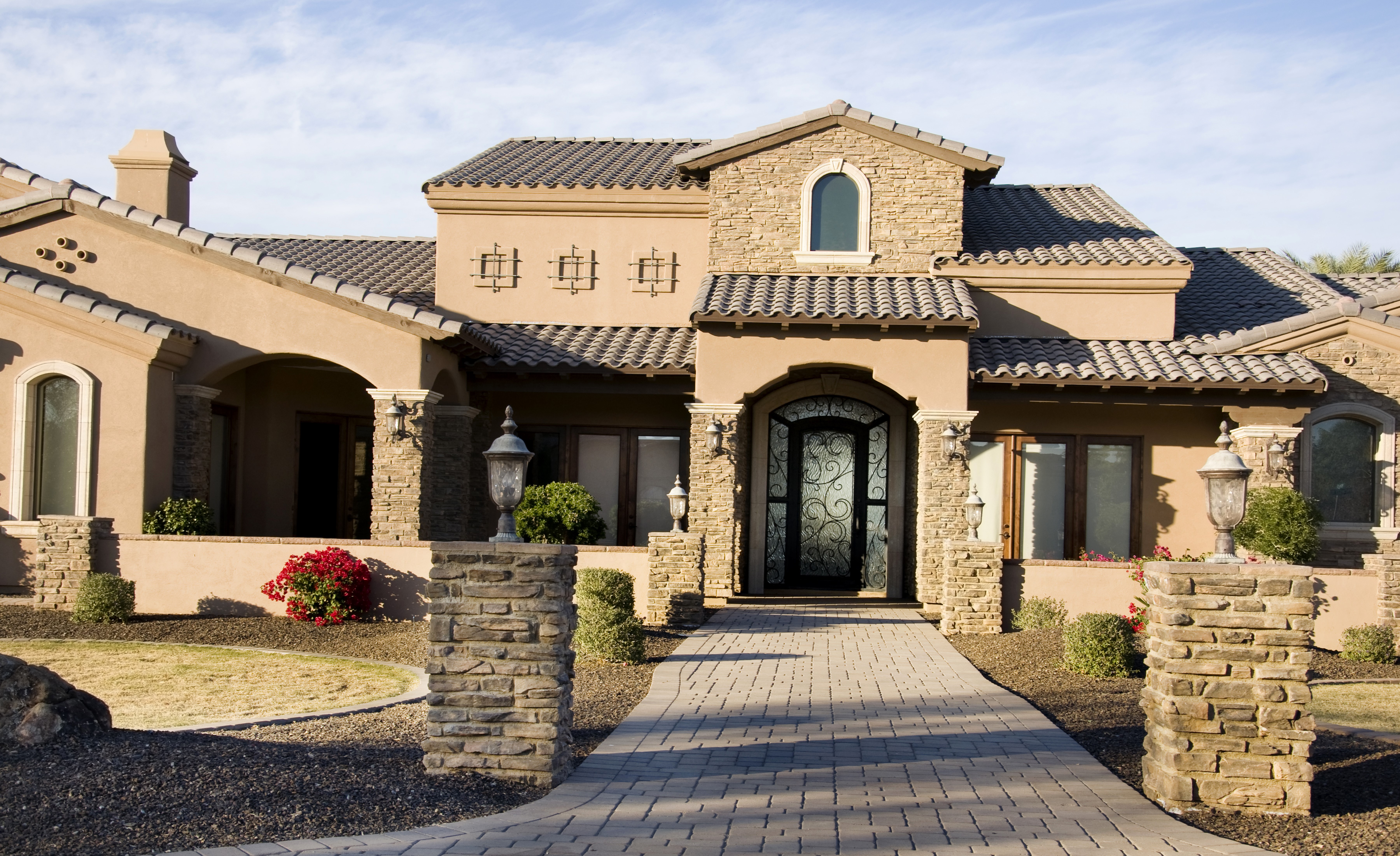 Luxury Mansion with Stone Pillars and Arched Entrance HD Wallpaper