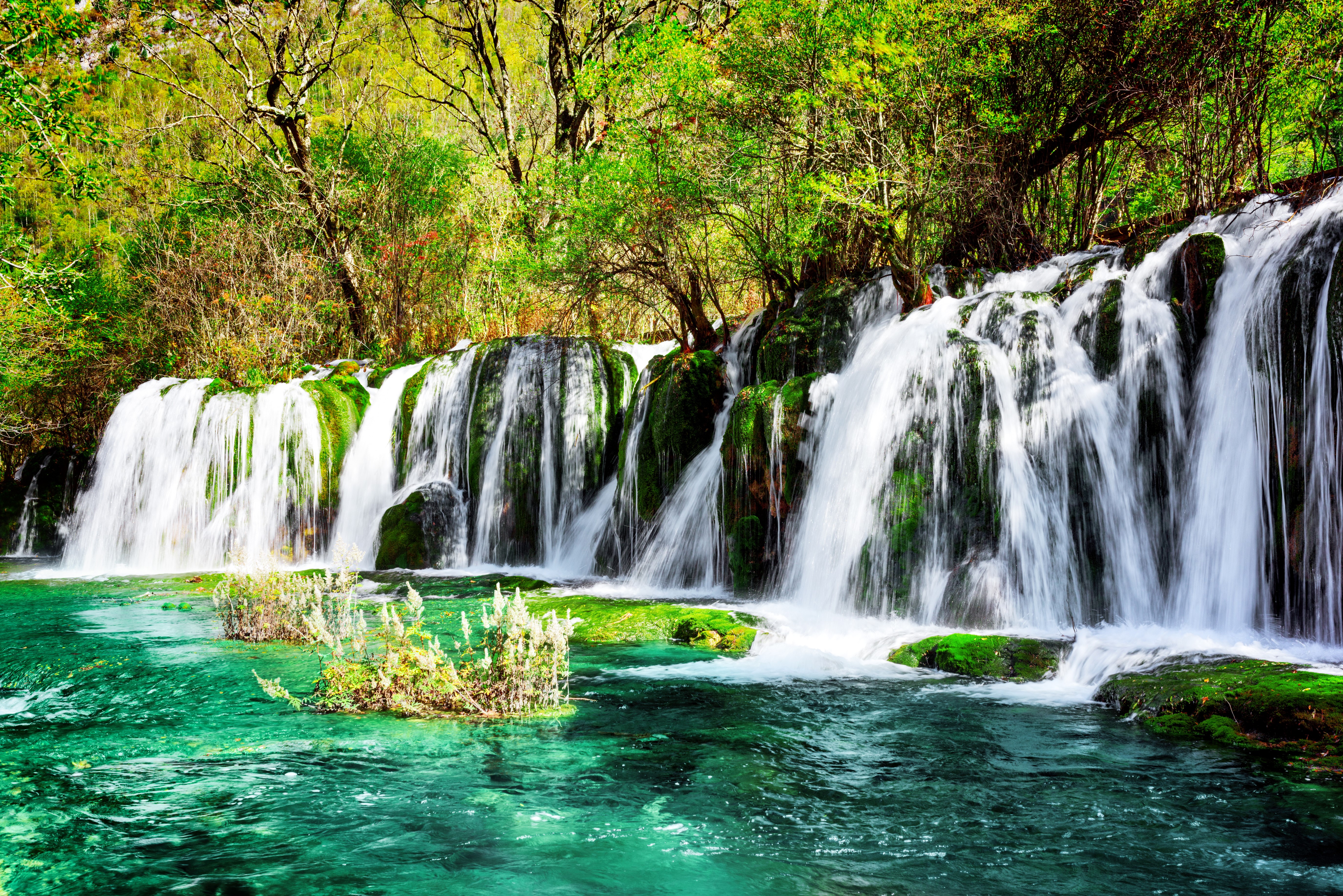 Jiuzhaigou Park Waterfalls in China HD Wallpaper