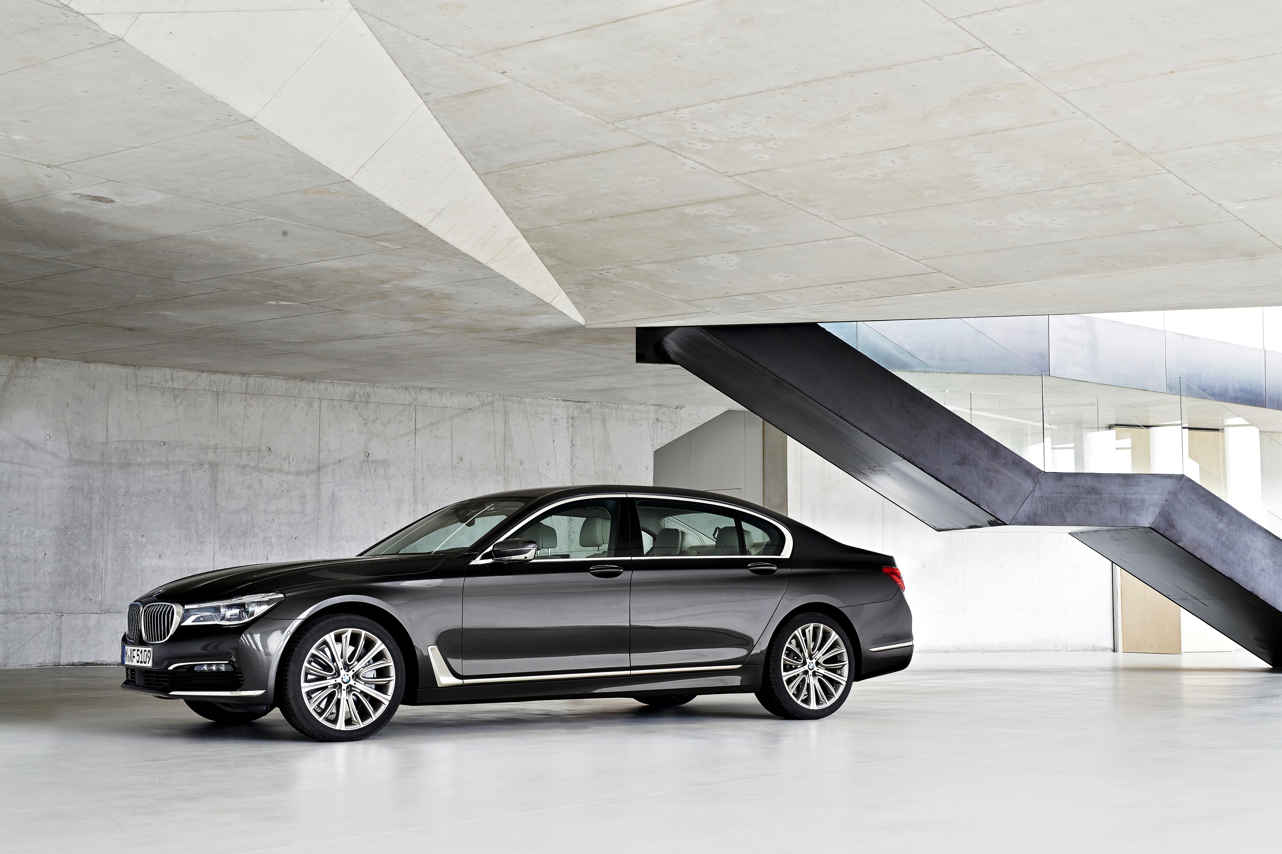 BMW 750Li G12 xDrive Sedan HD Wallpaper