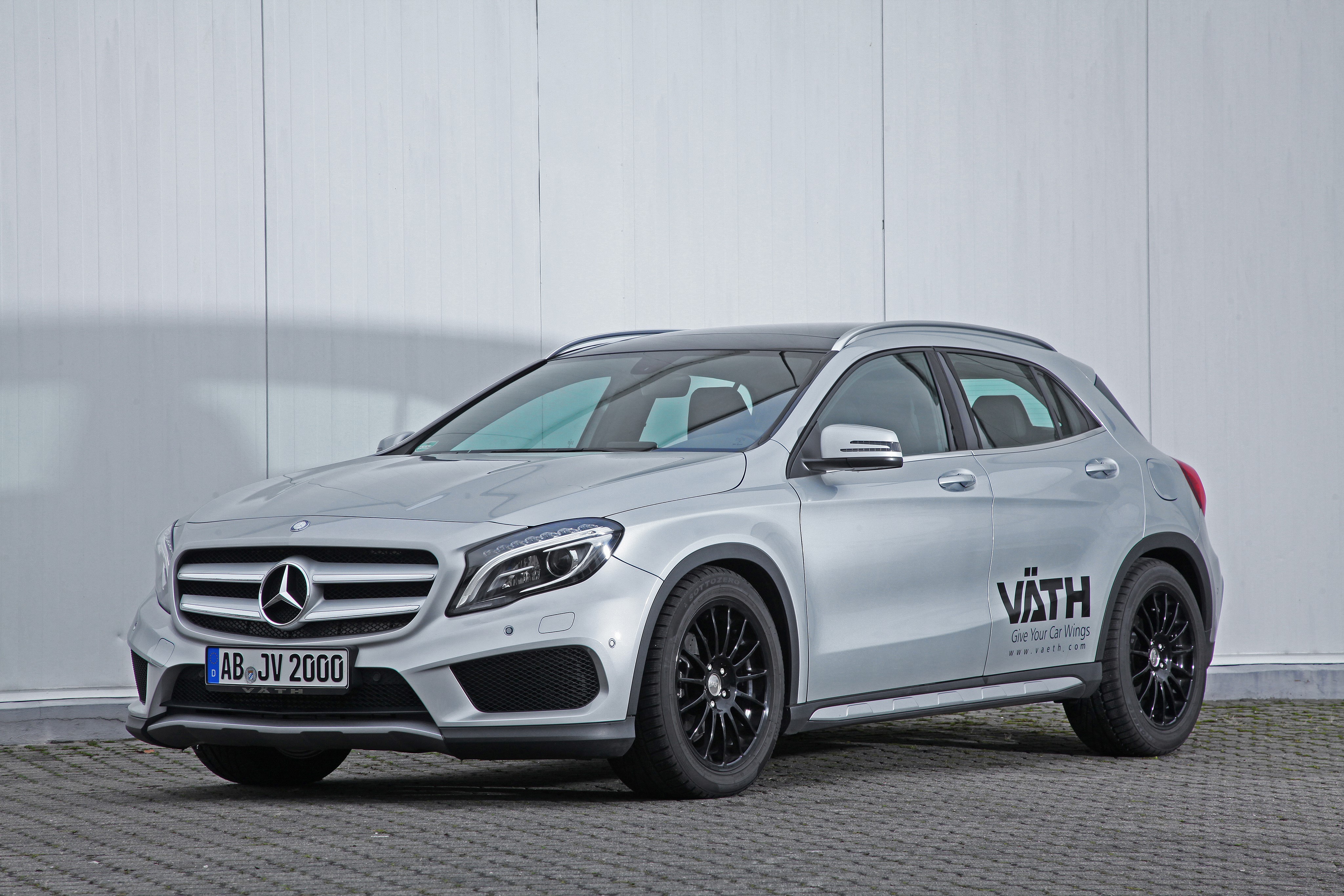 Silver Mercedes-Benz GLA 200 VATH 4K HD Wallpaper