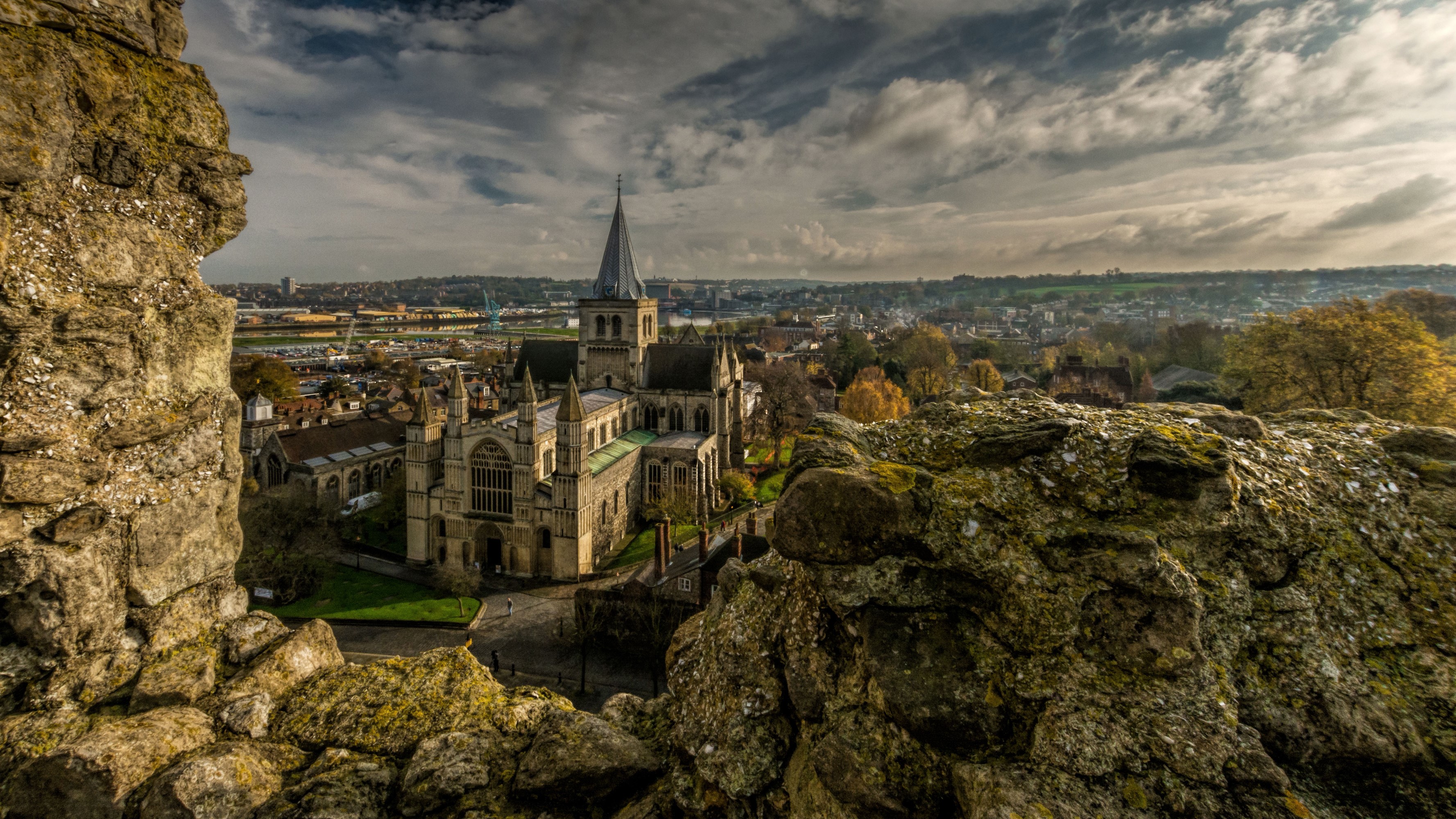 Rochester Cathedral and town from rocky viewpoint HD Wallpaper