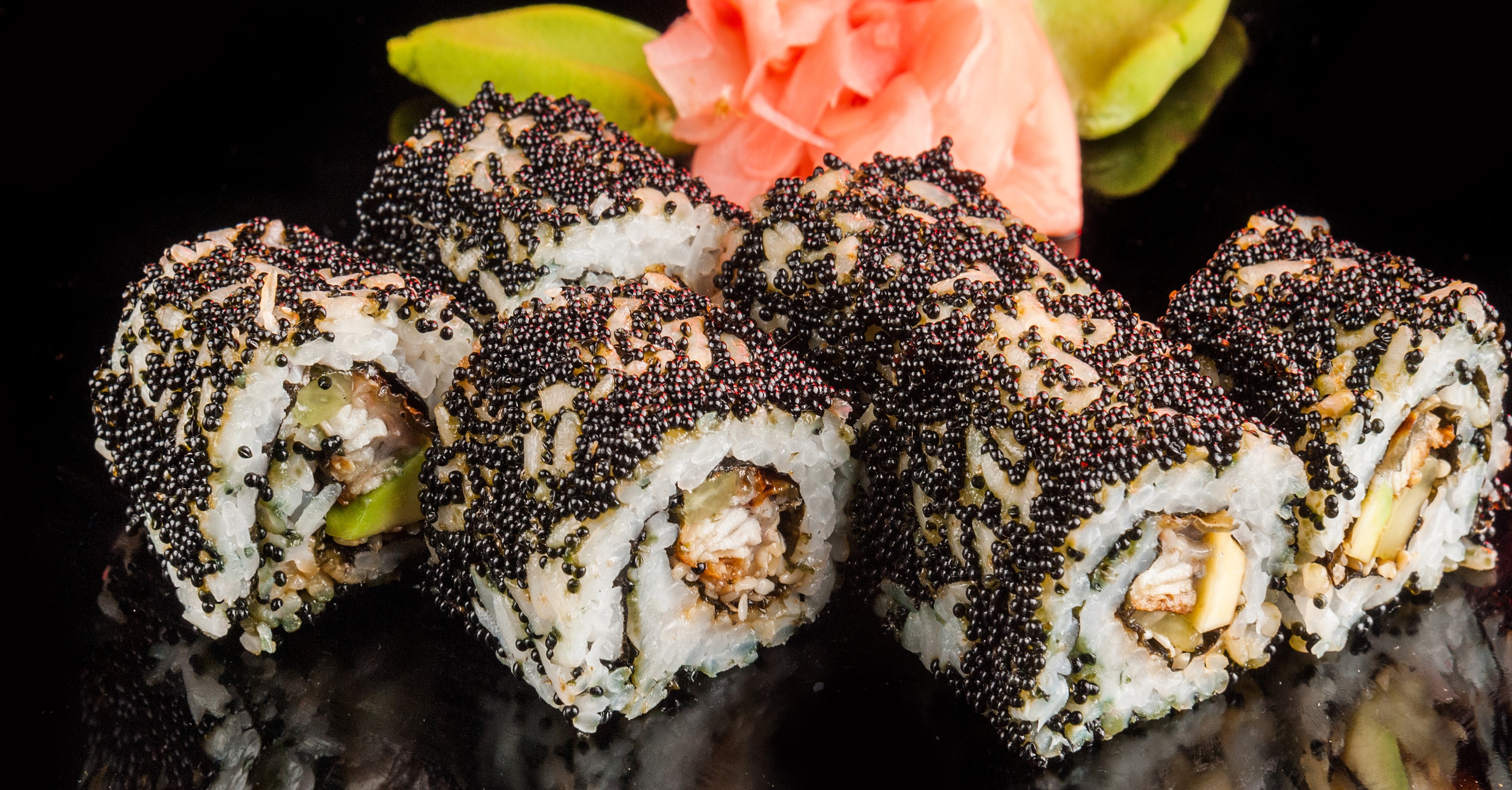 Sushi rolls with black caviar and ginger HD Wallpaper