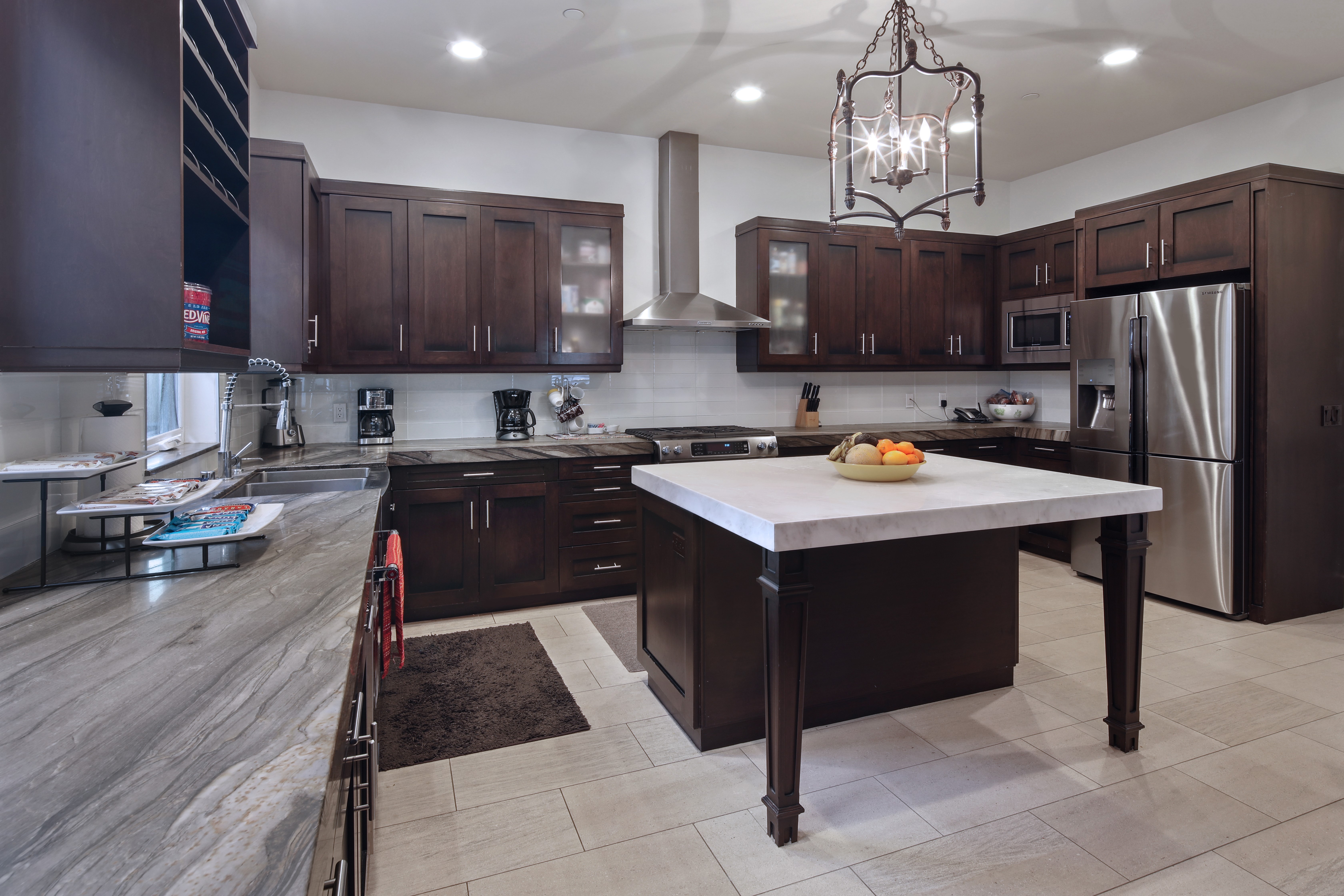 Modern Kitchen with Dark Wood Cabinets and Island HD Wallpaper