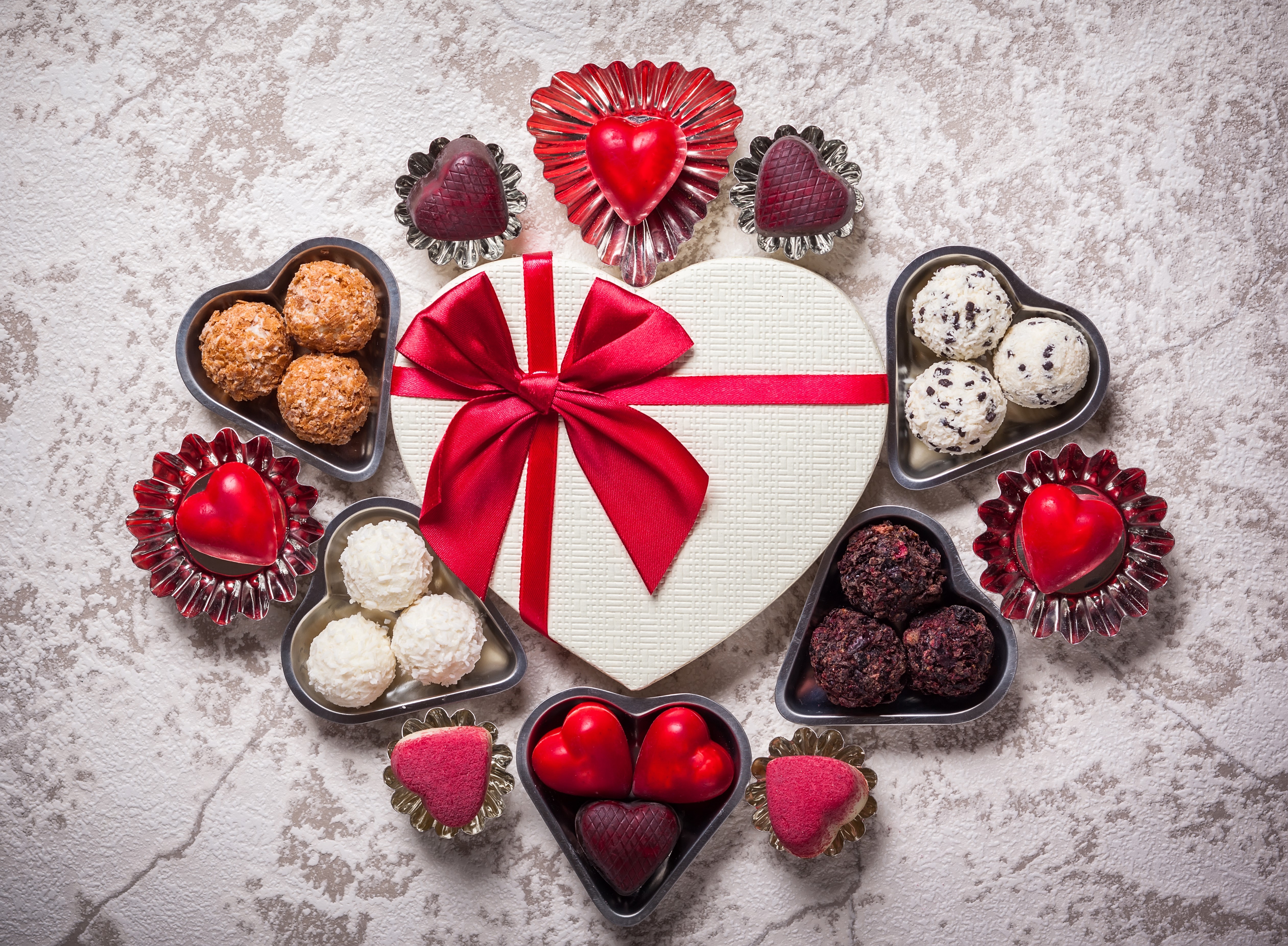 Valentine's Day Heart-Shaped Chocolates and Gift Box HD Wallpaper